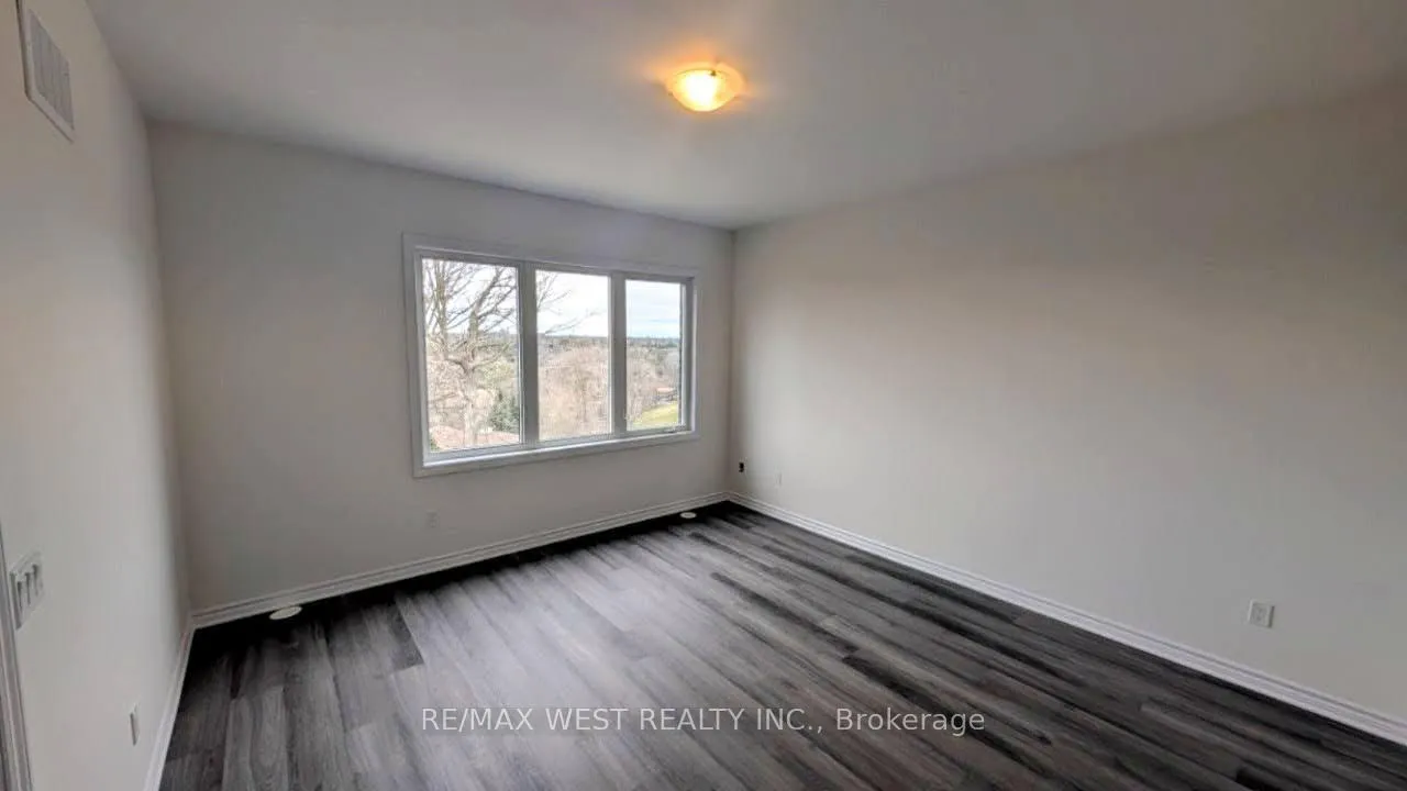 Photo 15 of 11 Paradox Street, Vaughan, Kleinburg — HOMEH