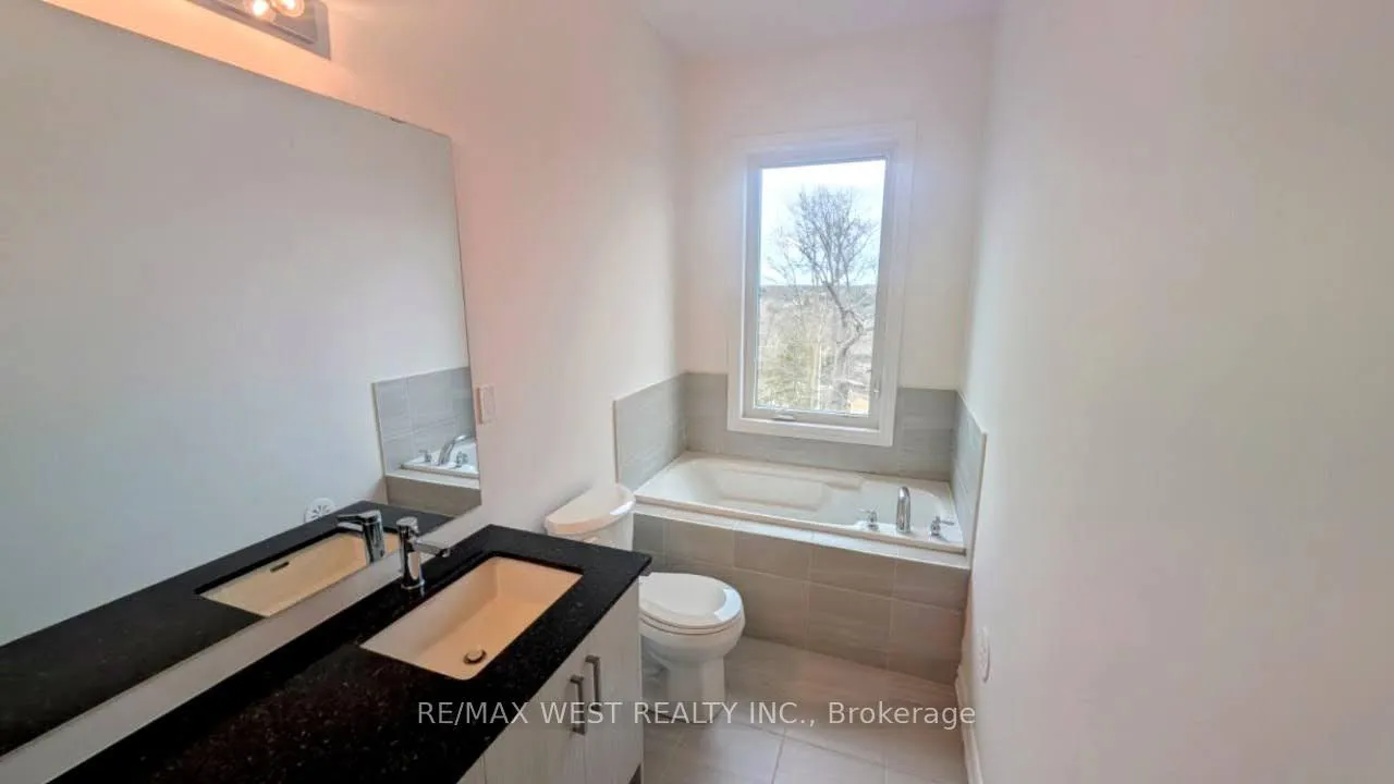 Photo 17 of 11 Paradox Street, Vaughan, Kleinburg — HOMEH