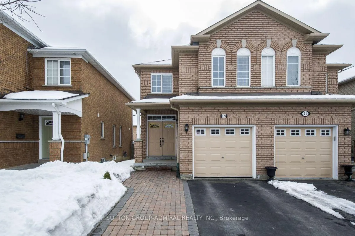 Front of 19 Royal Appian Crescent
