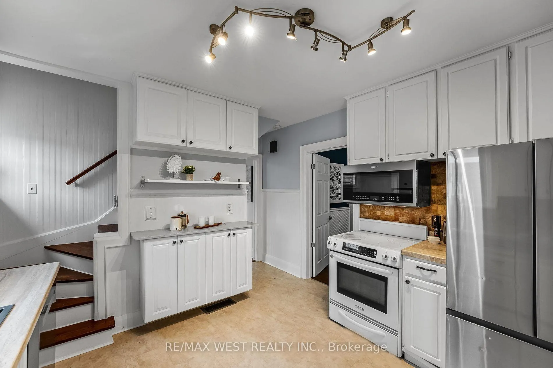 Photo 15 of 253 Ritson Road, Oshawa, Central — HOMEH