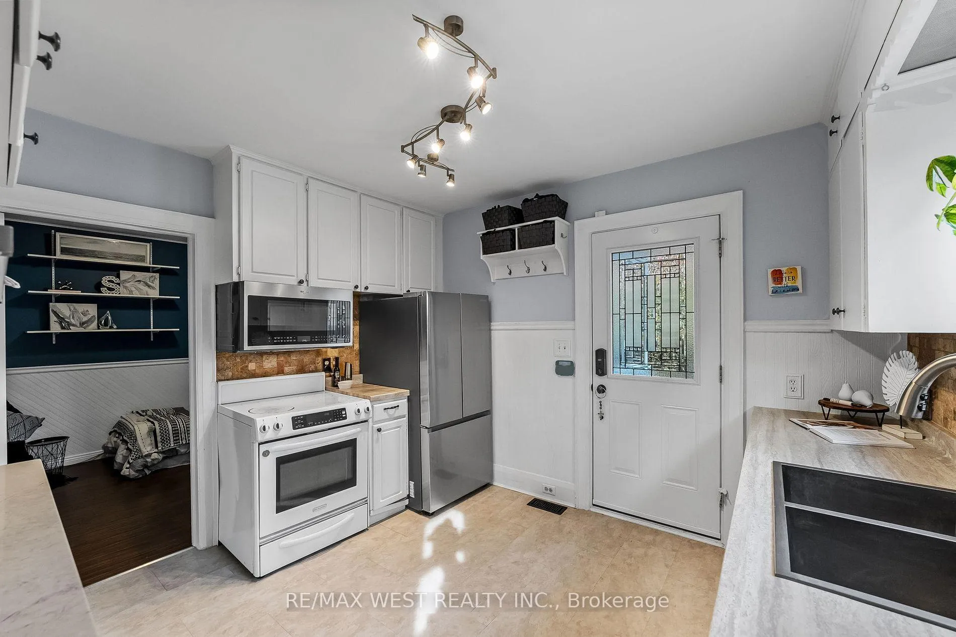 Photo 16 of 253 Ritson Road, Oshawa, Central — HOMEH
