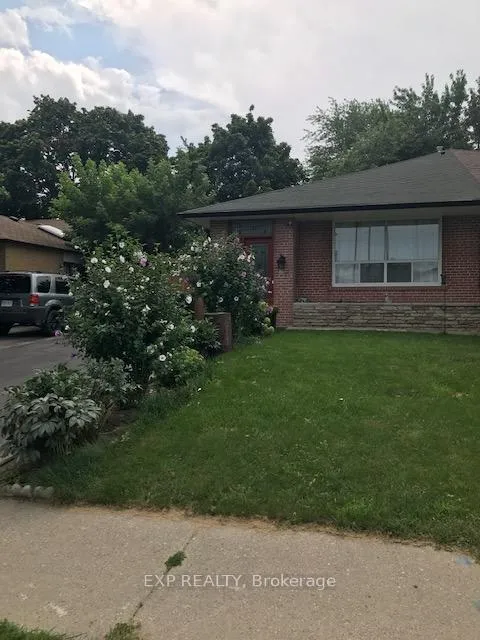 Front of 46 Autumn Boulevard