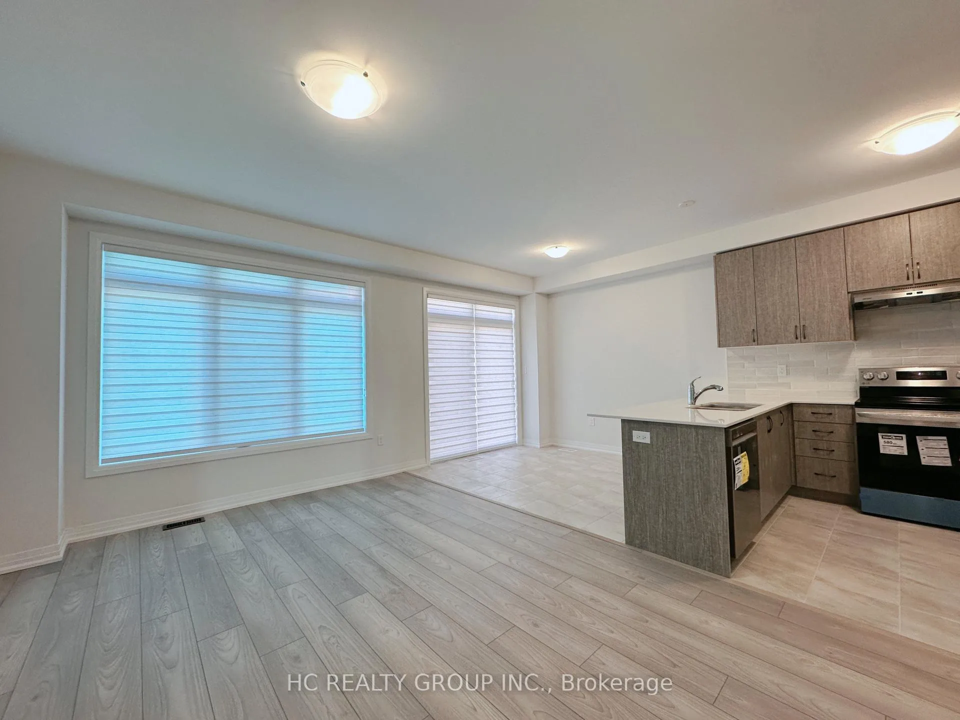 Photo 2 of 1018 Valhalla Terrace, Pickering, Rural Pickering — HOMEH