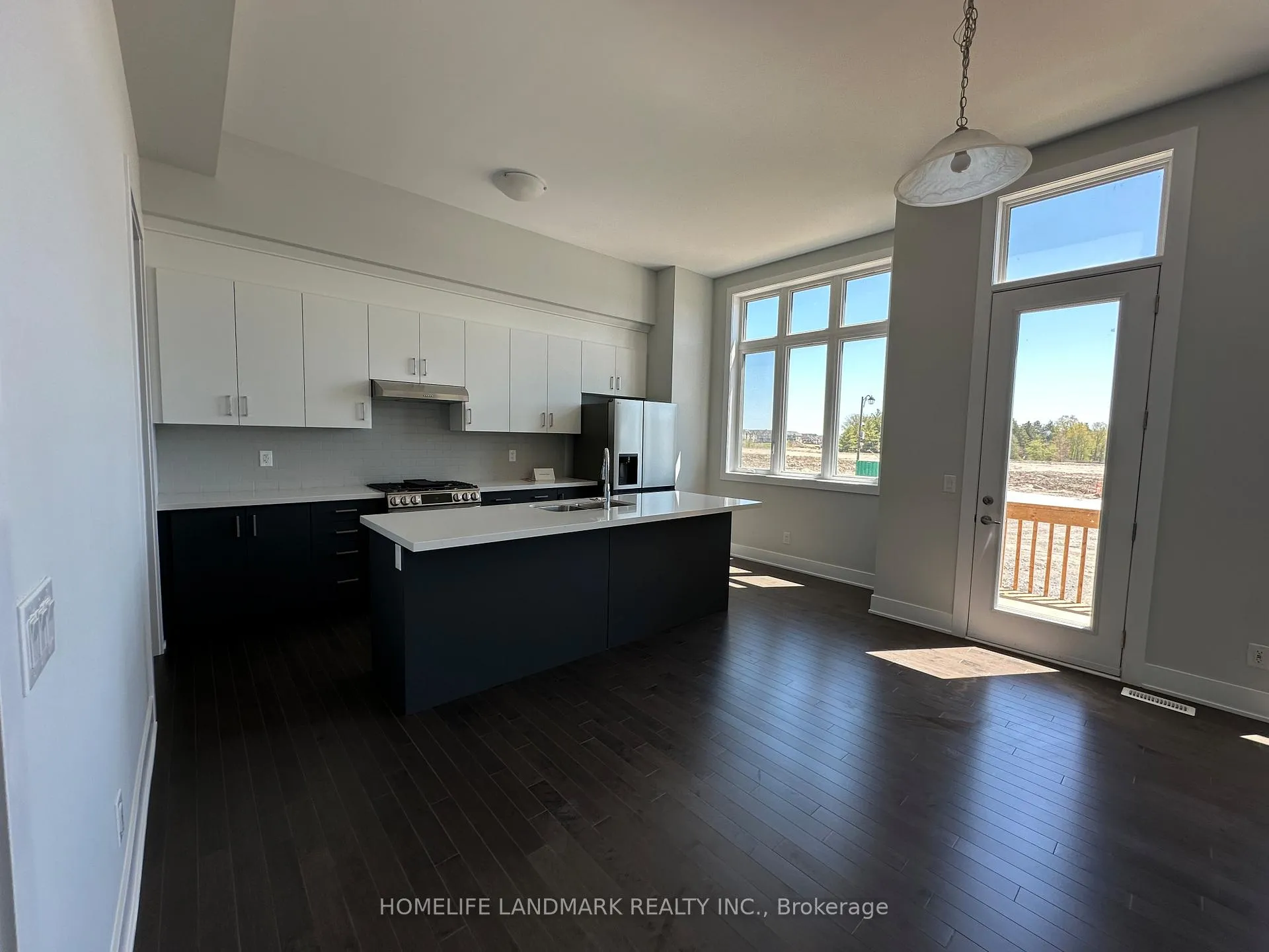 Photo 4 of 23 Nanhai Avenue, Markham, Angus Glen — HOMEH