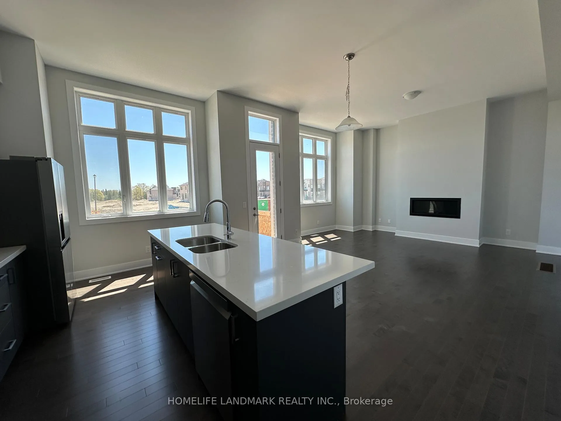 Photo 5 of 23 Nanhai Avenue, Markham, Angus Glen — HOMEH