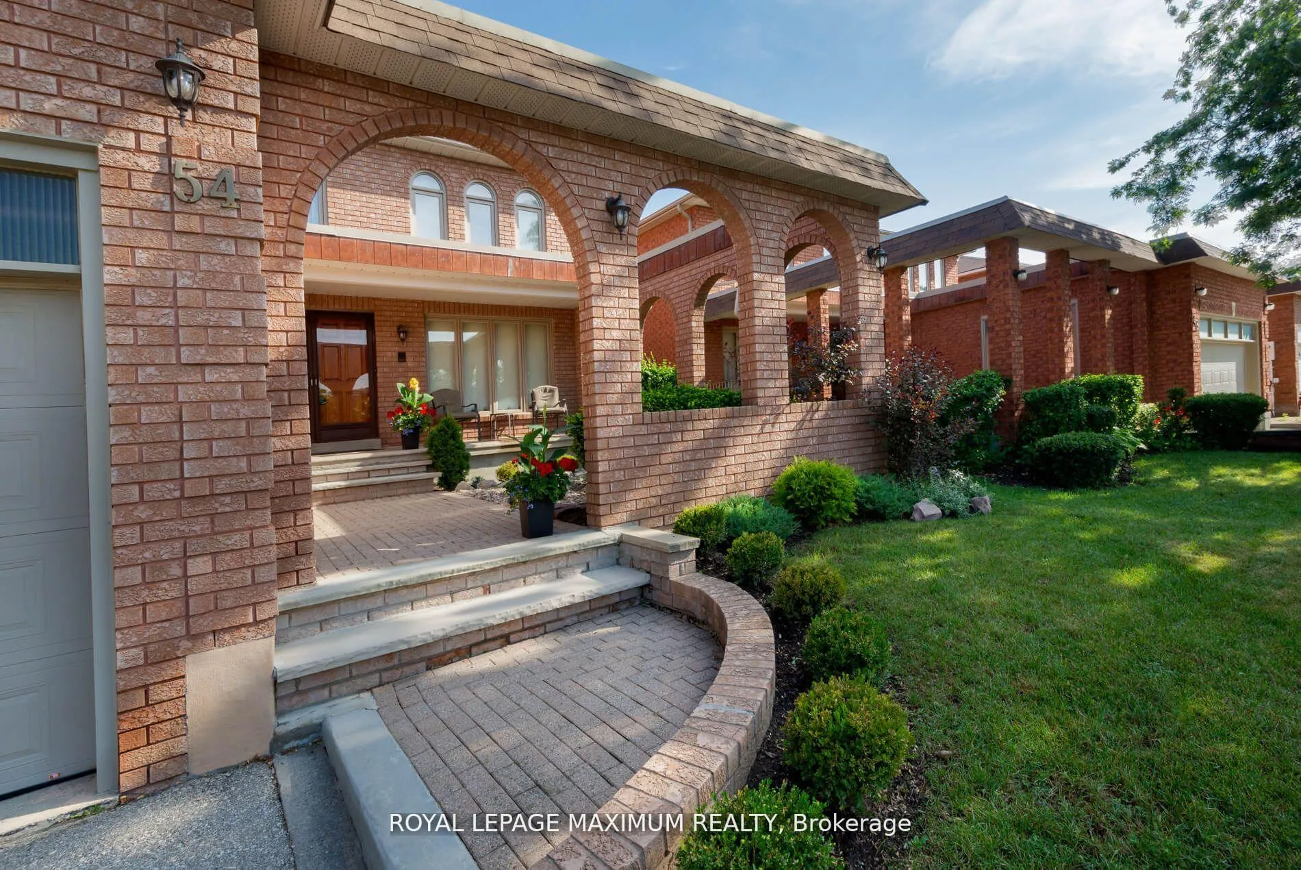 Photo 3 of 54 Claudia Avenue, Vaughan, West Woodbridge — HOMEH