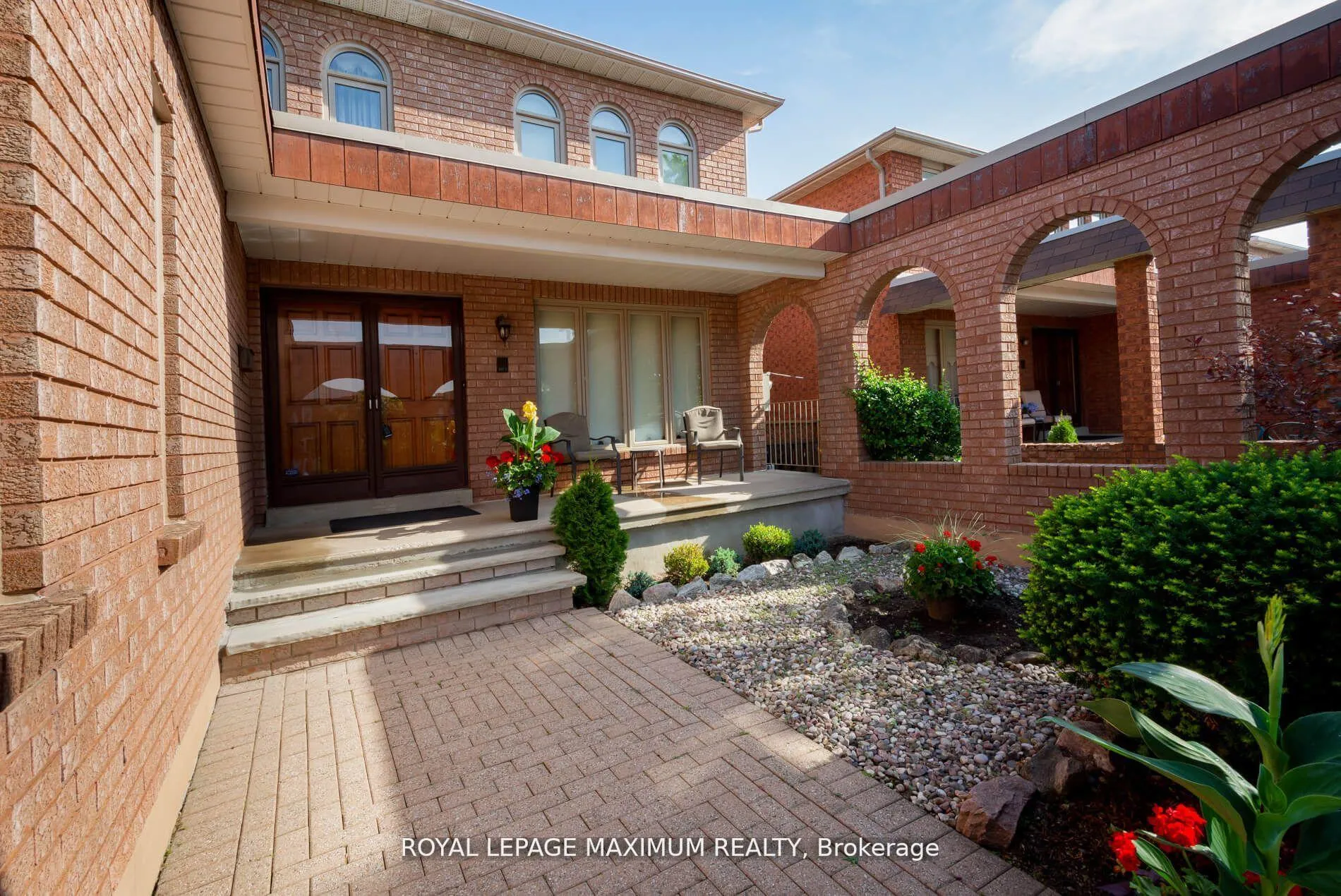 Photo 5 of 54 Claudia Avenue, Vaughan, West Woodbridge — HOMEH