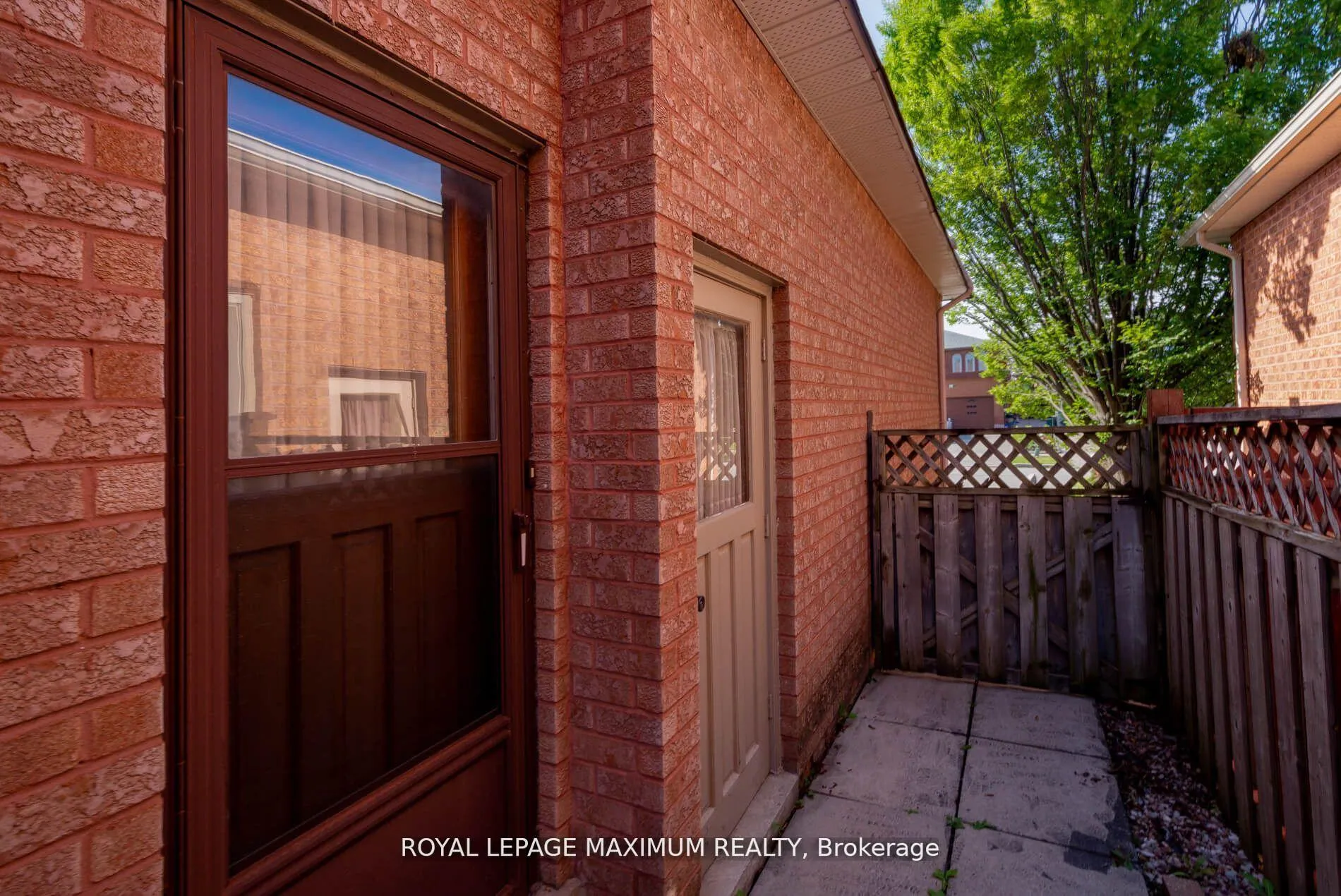 Photo 6 of 54 Claudia Avenue, Vaughan, West Woodbridge — HOMEH