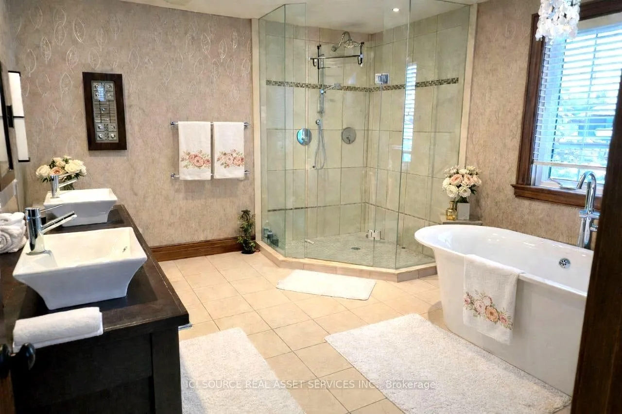 Photo 7 of 644 Willow Wood Drive, Waterloo, Laurelwood — HOMEH