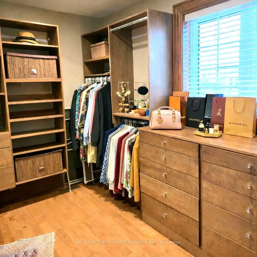 Photo 9 of 644 Willow Wood Drive, Waterloo, Laurelwood — HOMEH