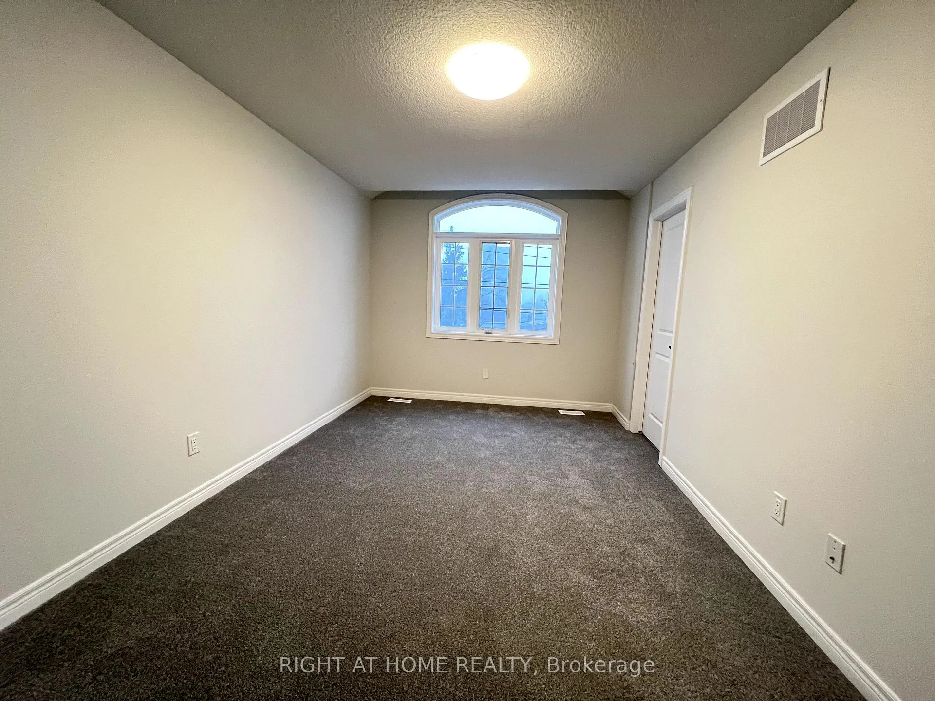 Photo 13 of 26 Vickers Road, Hamilton, Hill Park — HOMEH