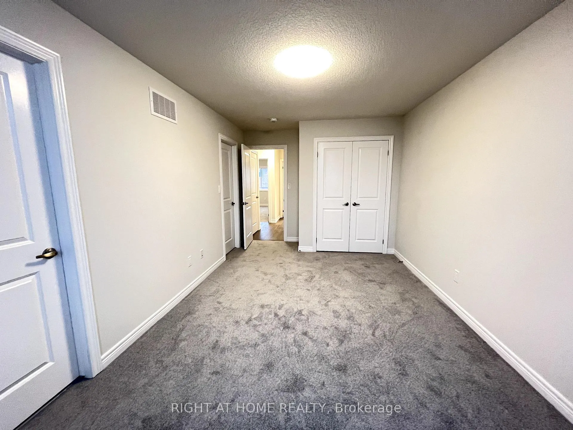 Photo 14 of 26 Vickers Road, Hamilton, Hill Park — HOMEH