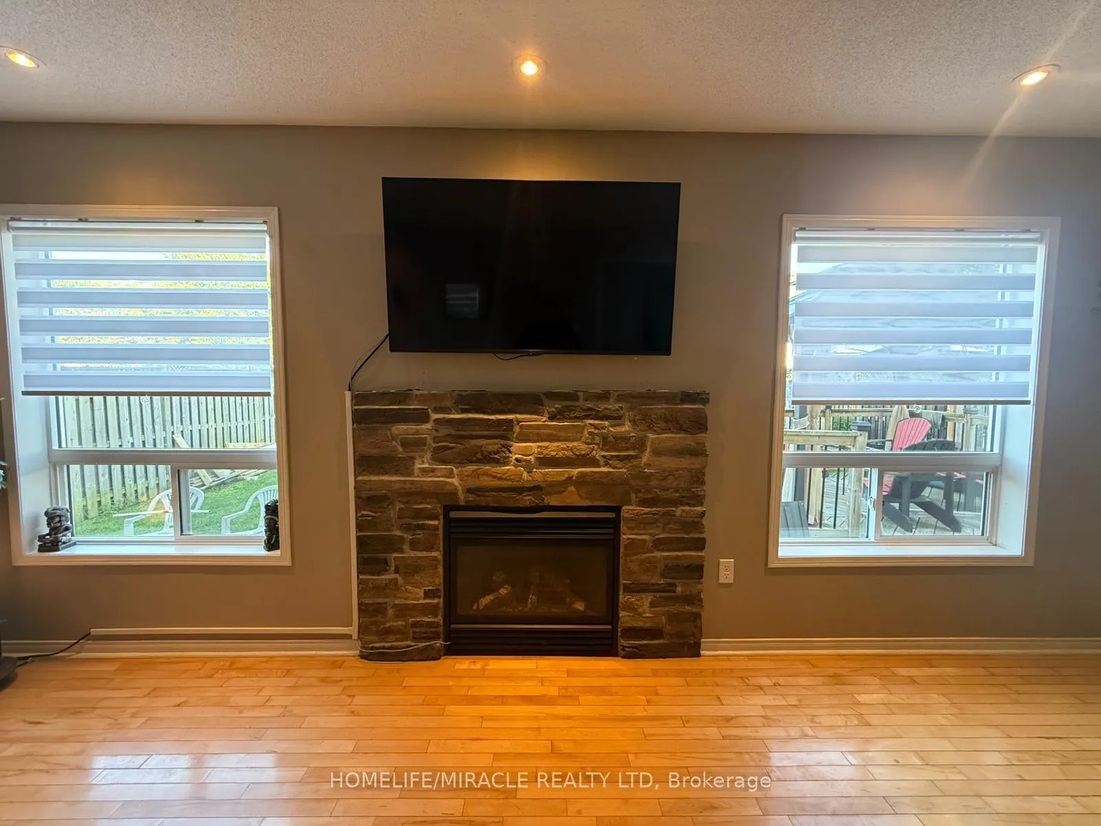 Photo 10 of 17 Bonnette Street, Halton Hills, Acton — HOMEH