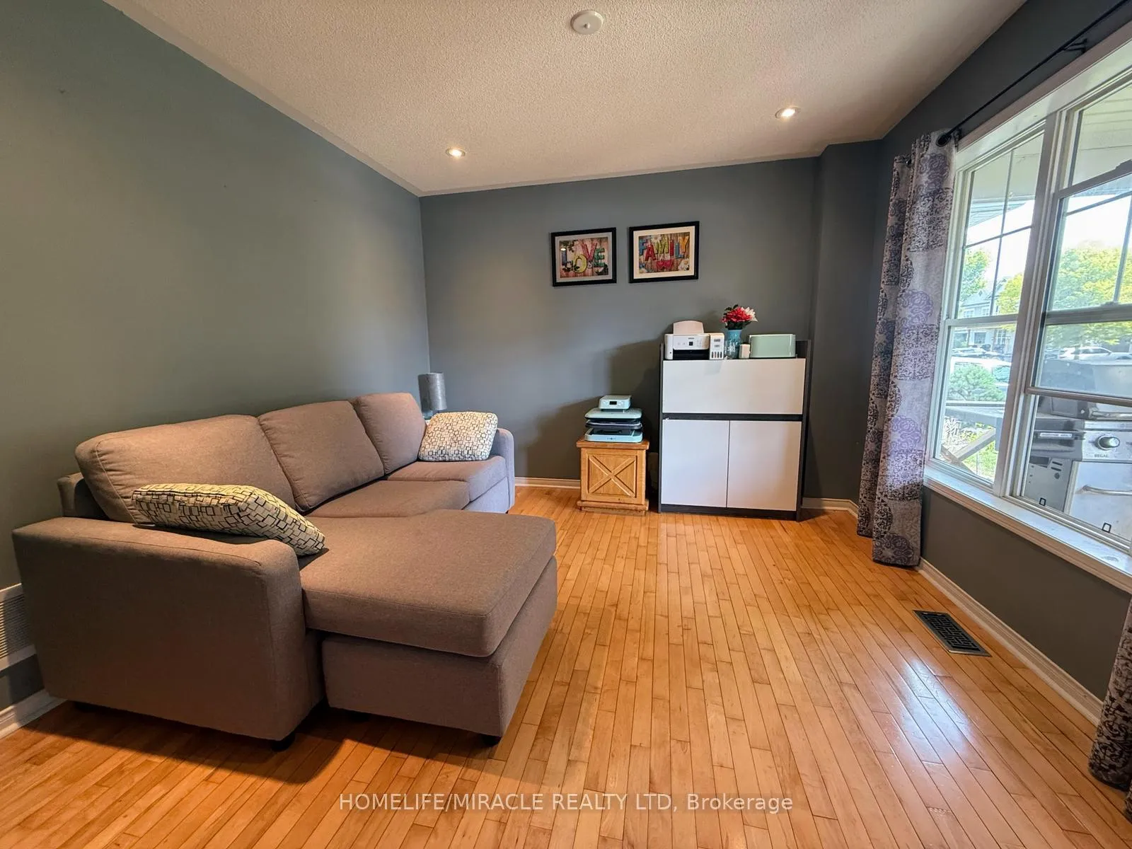 Photo 12 of 17 Bonnette Street, Halton Hills, Acton — HOMEH