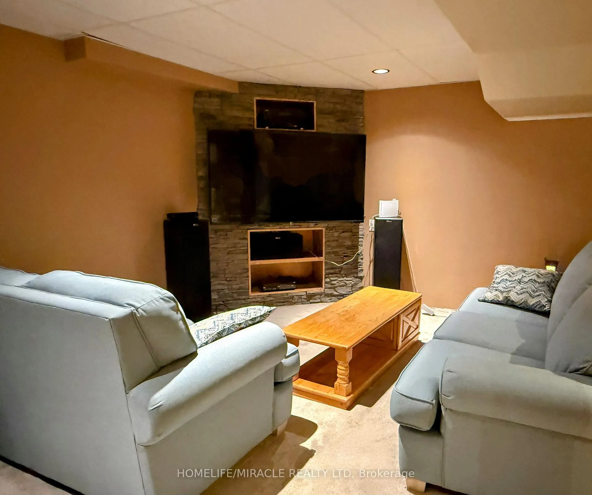 Photo 19 of 17 Bonnette Street, Halton Hills, Acton — HOMEH