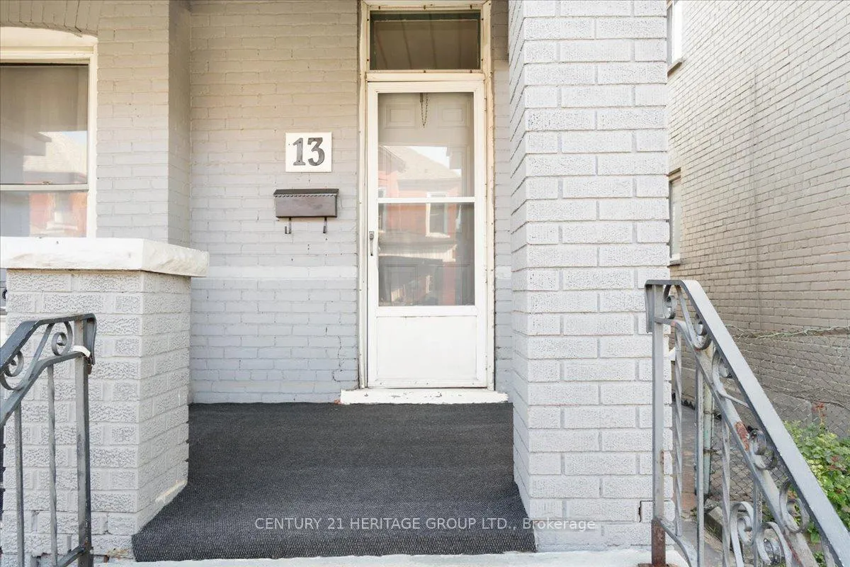 Photo 3 of 13 Clinton Street, Hamilton, Stipley — HOMEH