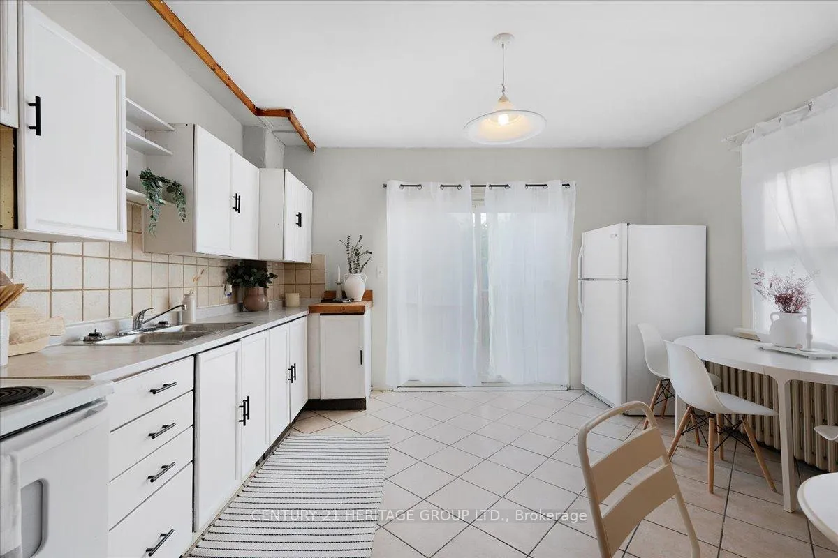 Photo 14 of 13 Clinton Street, Hamilton, Stipley — HOMEH