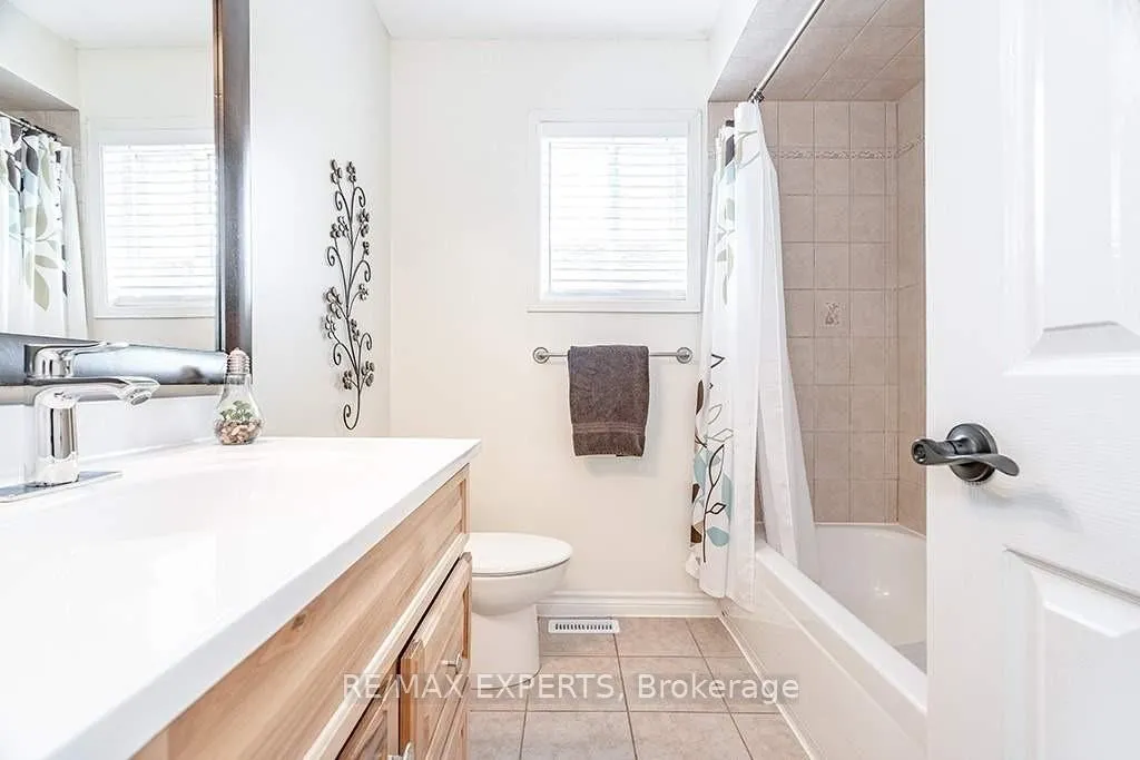 Photo 10 of 153 Loon Avenue, Barrie, Painswick South — HOMEH