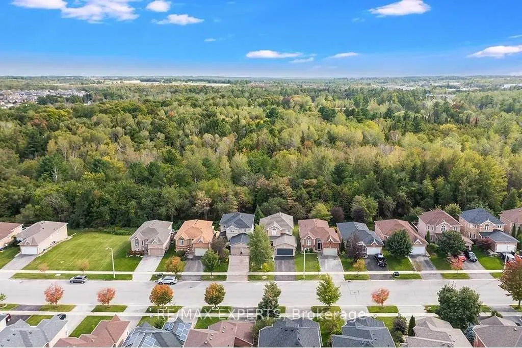 Photo 19 of 153 Loon Avenue, Barrie, Painswick South — HOMEH