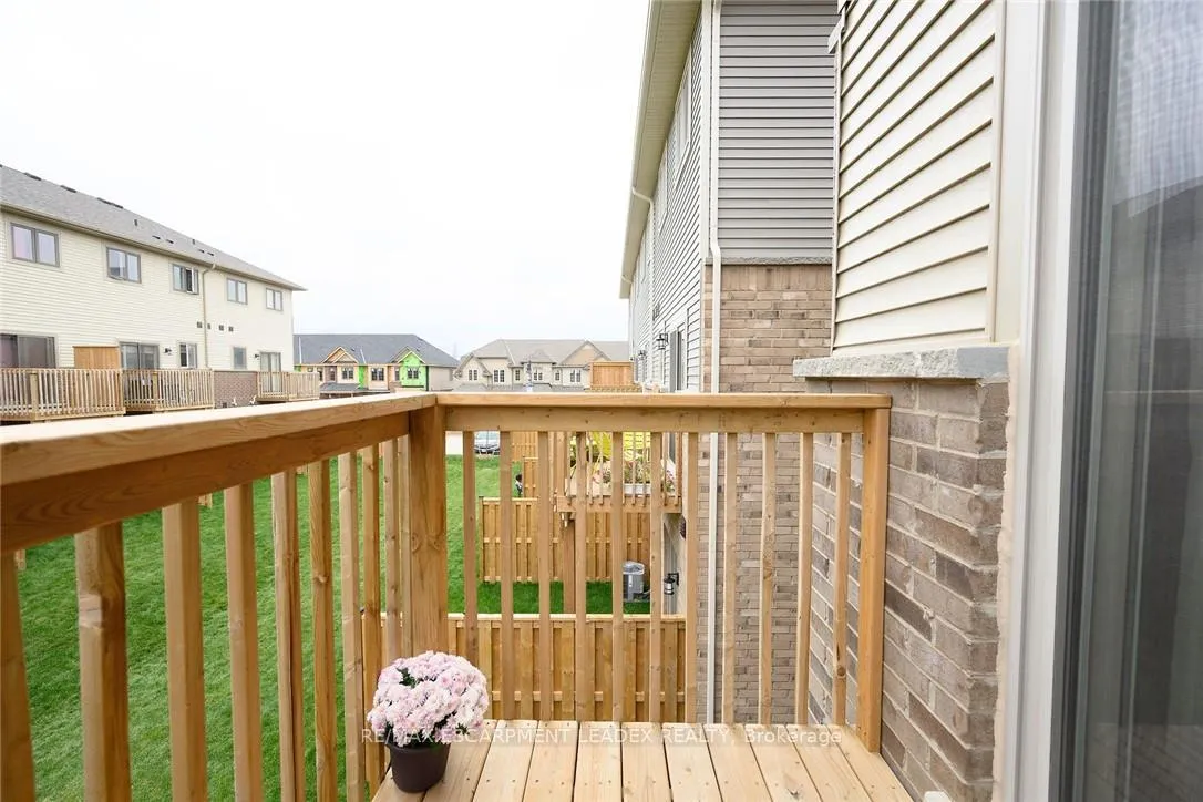 Photo 23 of 9 Birot Lane, Hamilton, Ancaster — HOMEH