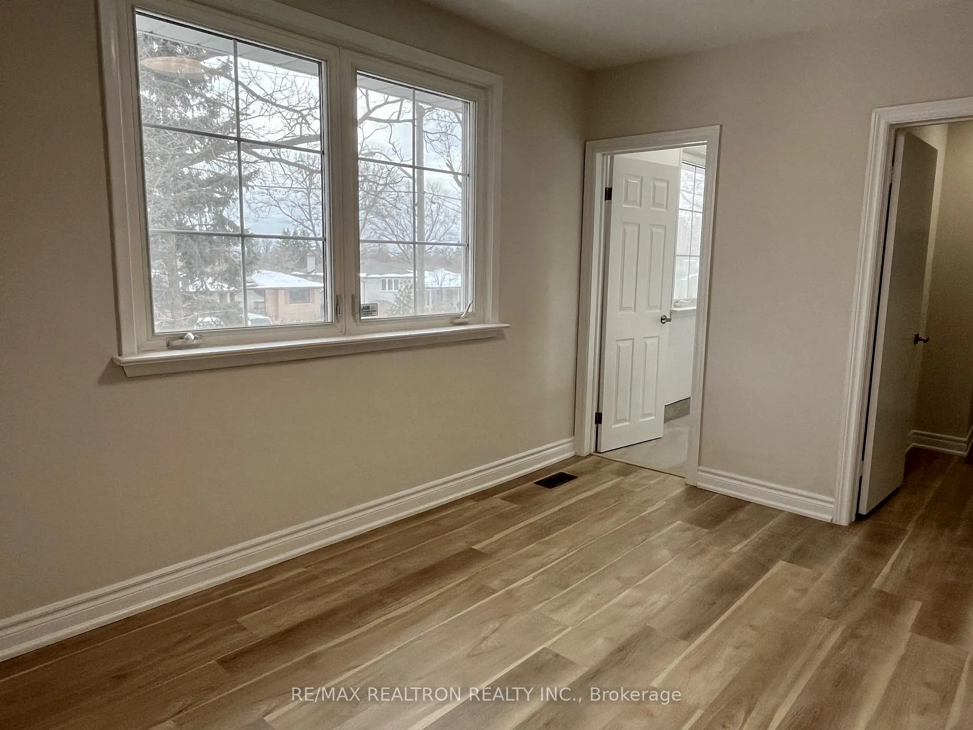 Photo 8 of 74 Lincoln Green Drive, Markham, Bullock — HOMEH