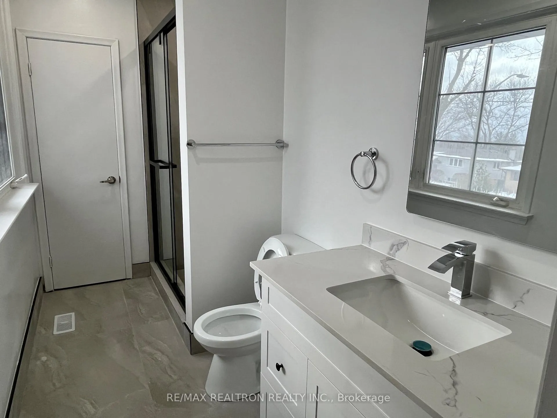 Photo 10 of 74 Lincoln Green Drive, Markham, Bullock — HOMEH
