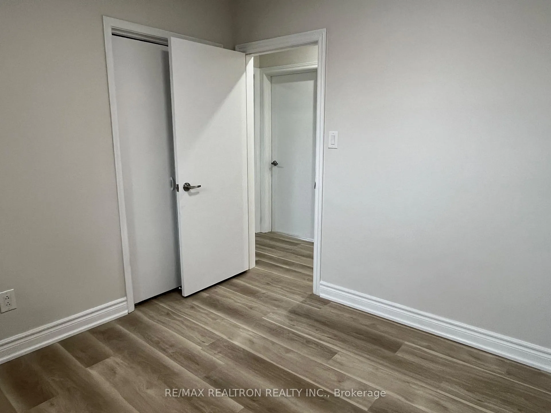 Photo 12 of 74 Lincoln Green Drive, Markham, Bullock — HOMEH