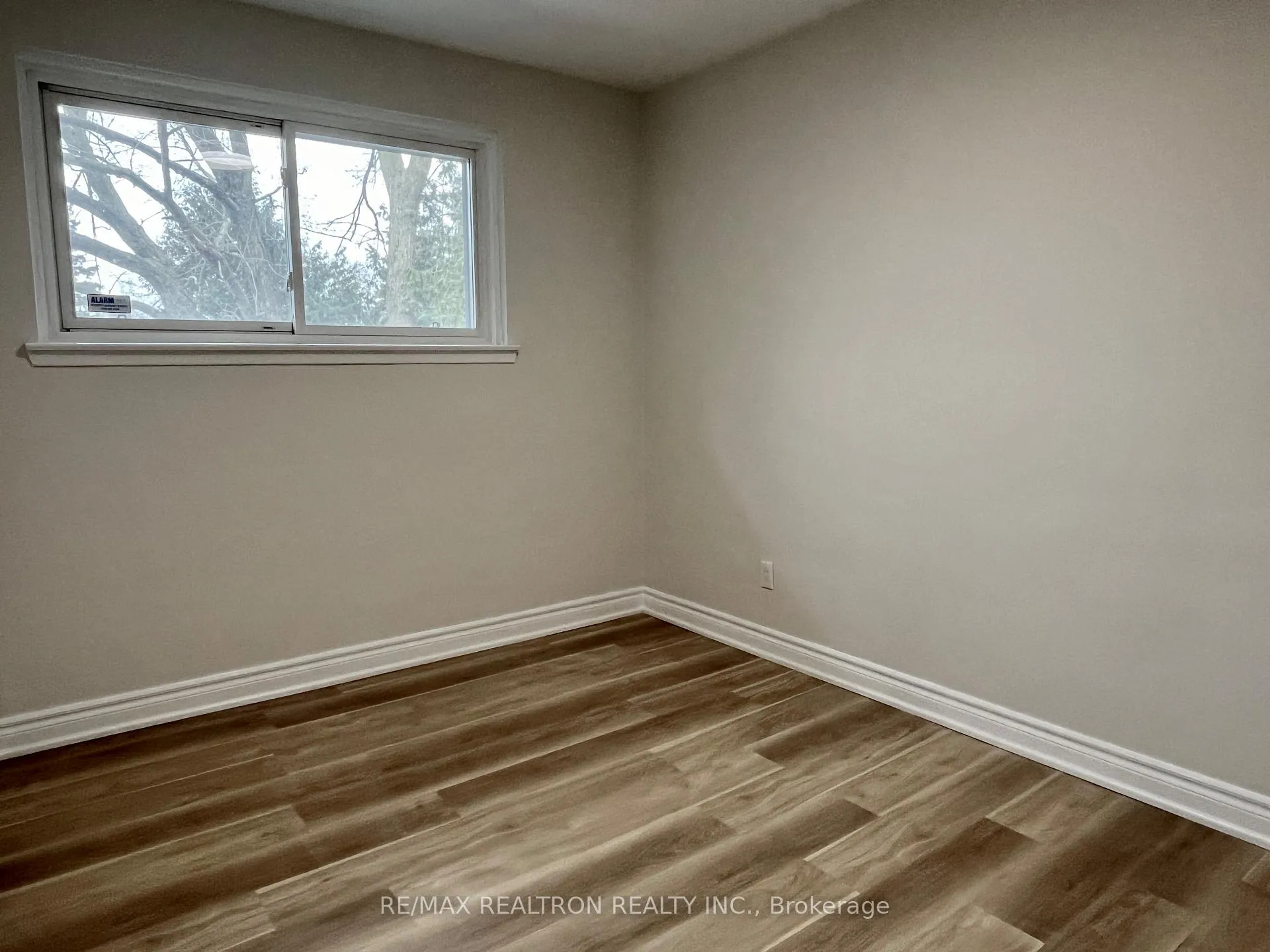 Photo 14 of 74 Lincoln Green Drive, Markham, Bullock — HOMEH