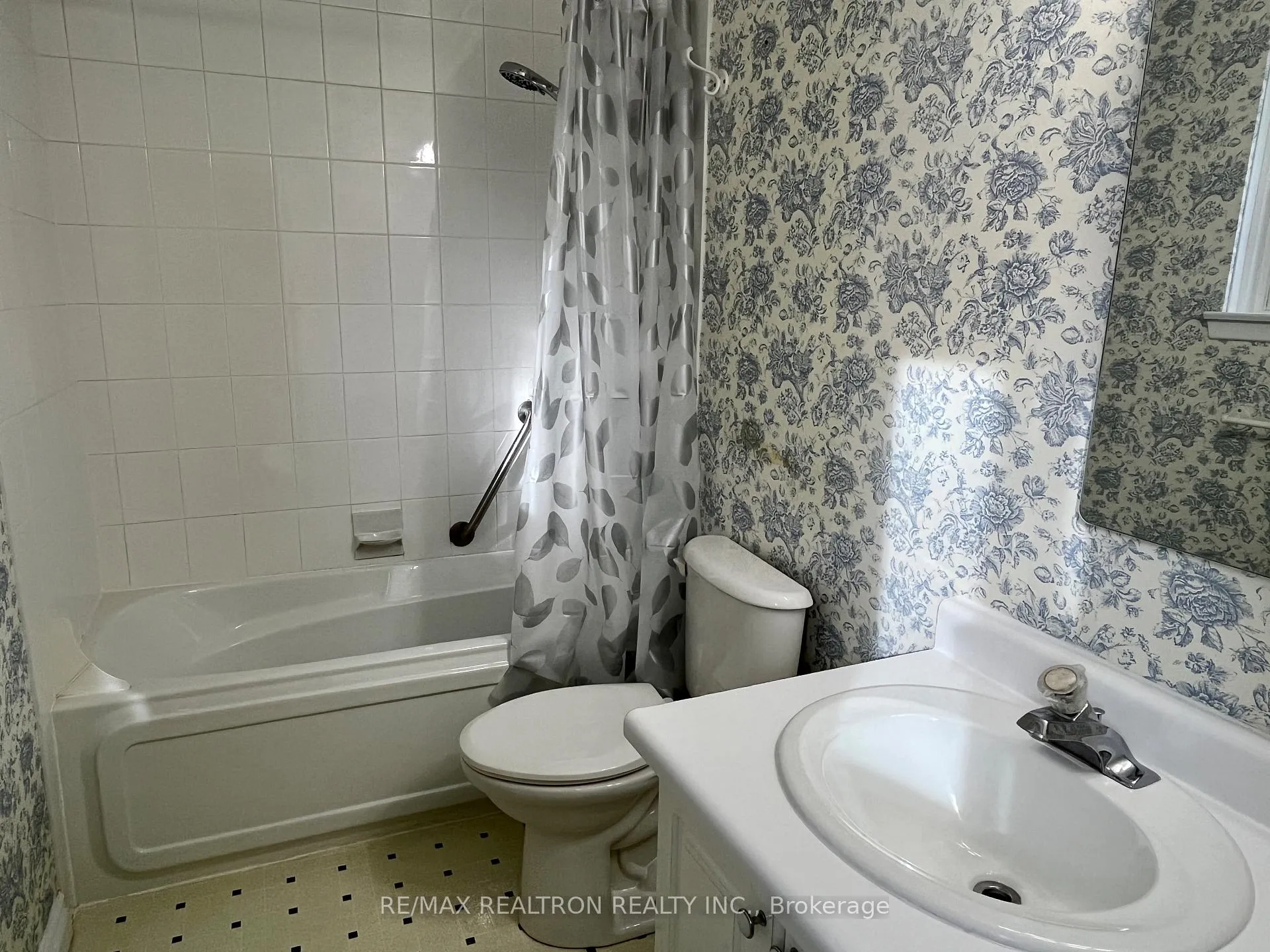 Photo 15 of 74 Lincoln Green Drive, Markham, Bullock — HOMEH
