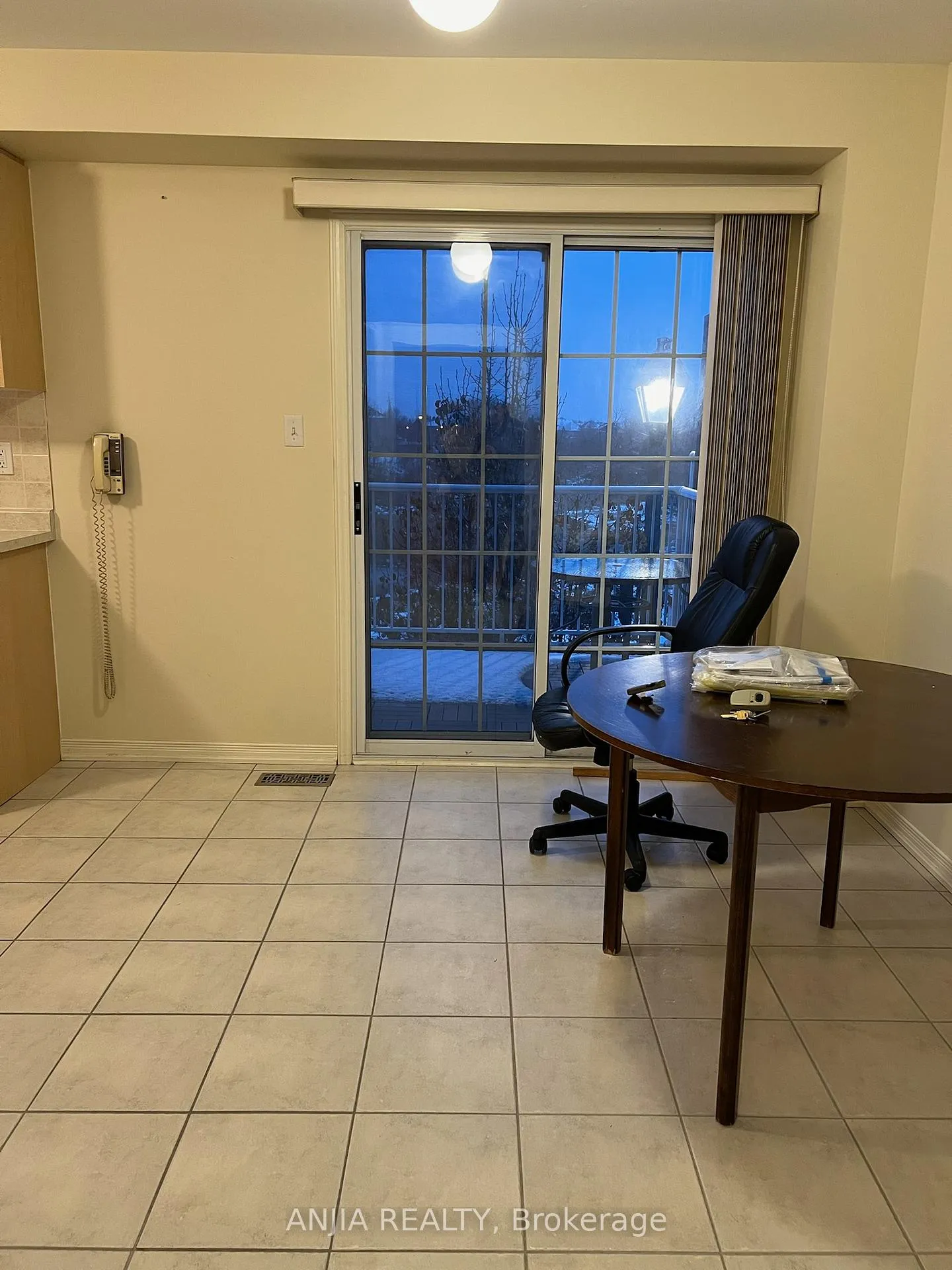 Photo 3 of 78 Thoroughbred Way, Markham, Berczy — HOMEH
