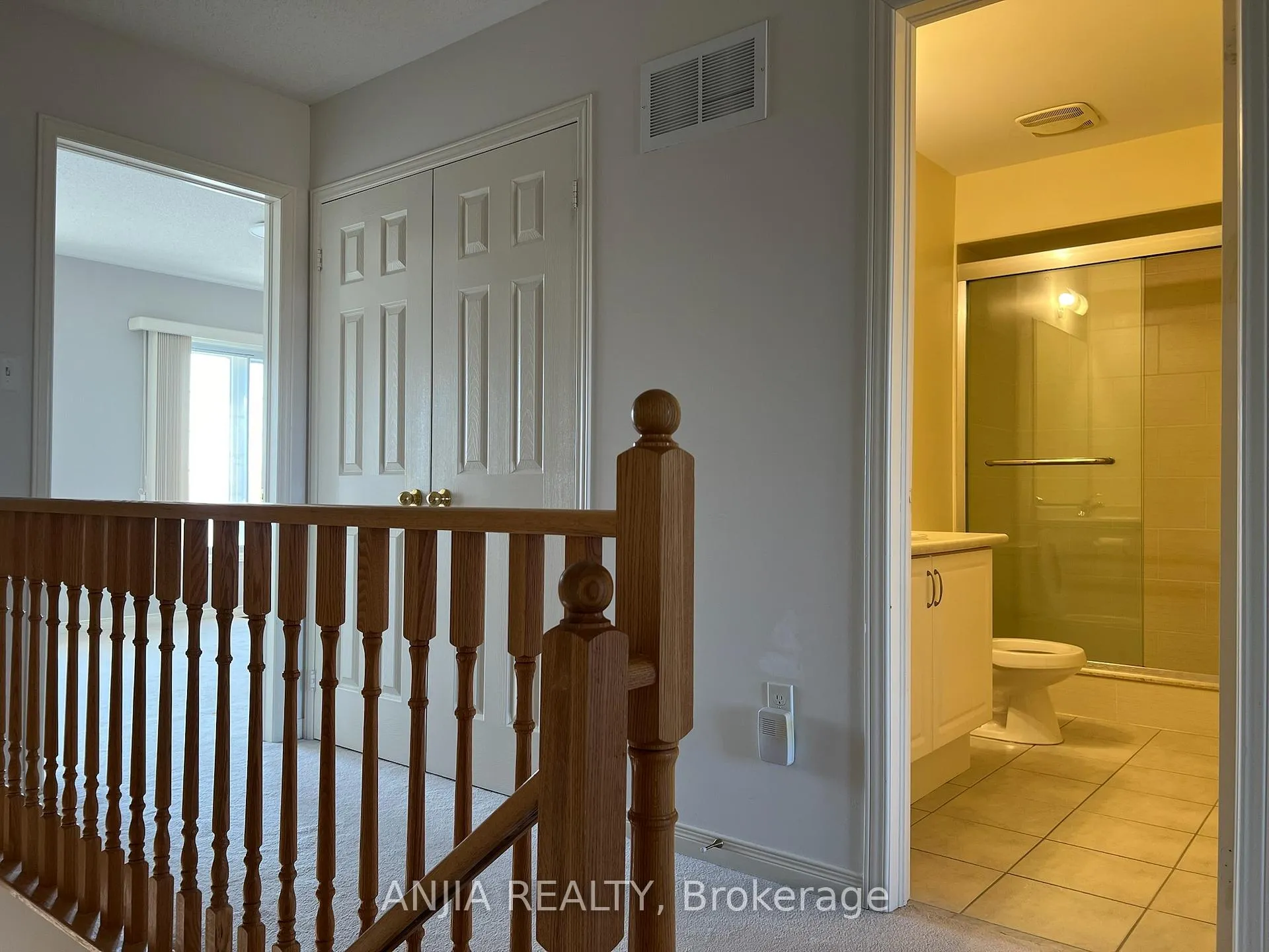 Photo 7 of 78 Thoroughbred Way, Markham, Berczy — HOMEH