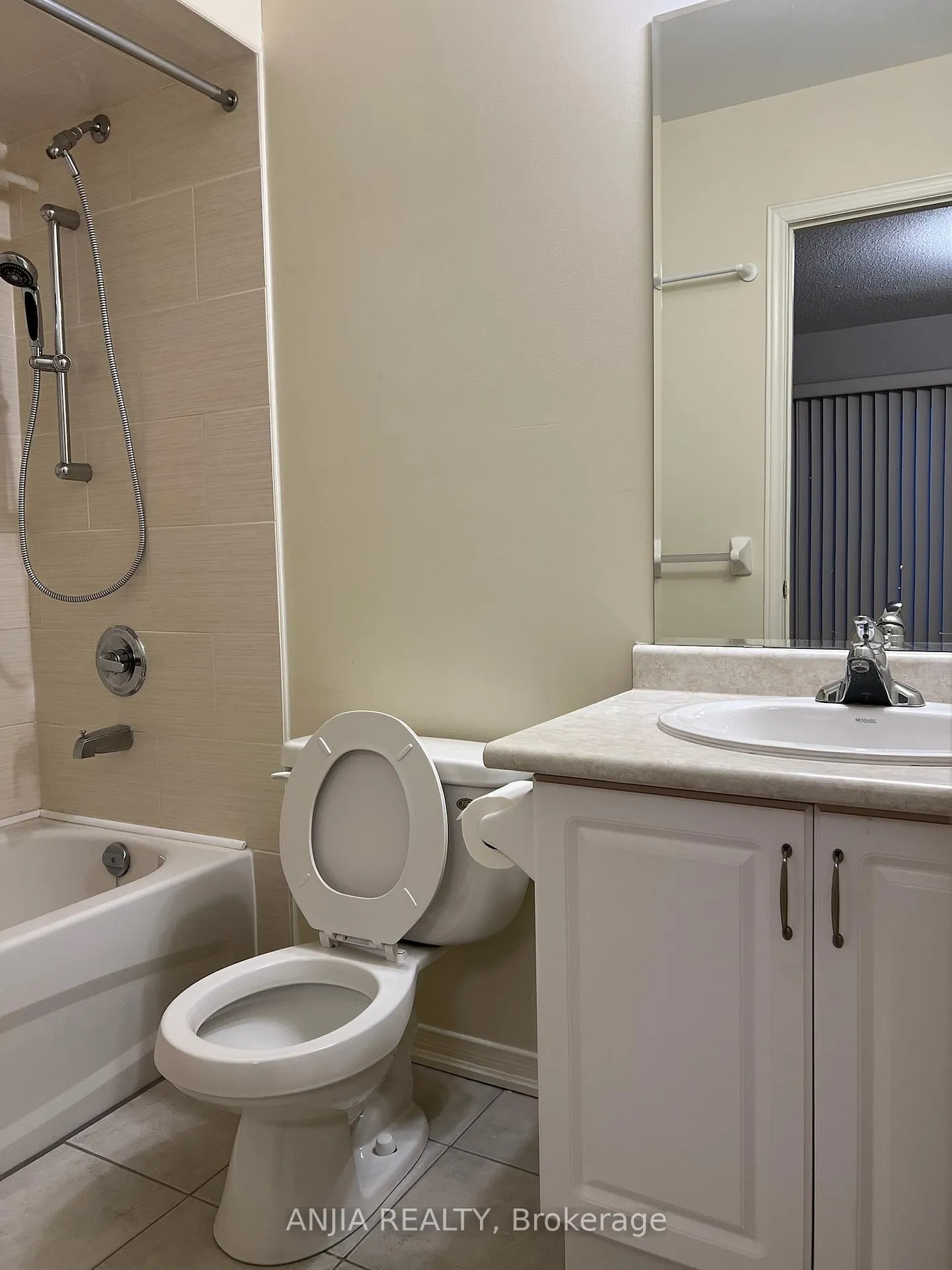 Photo 8 of 78 Thoroughbred Way, Markham, Berczy — HOMEH