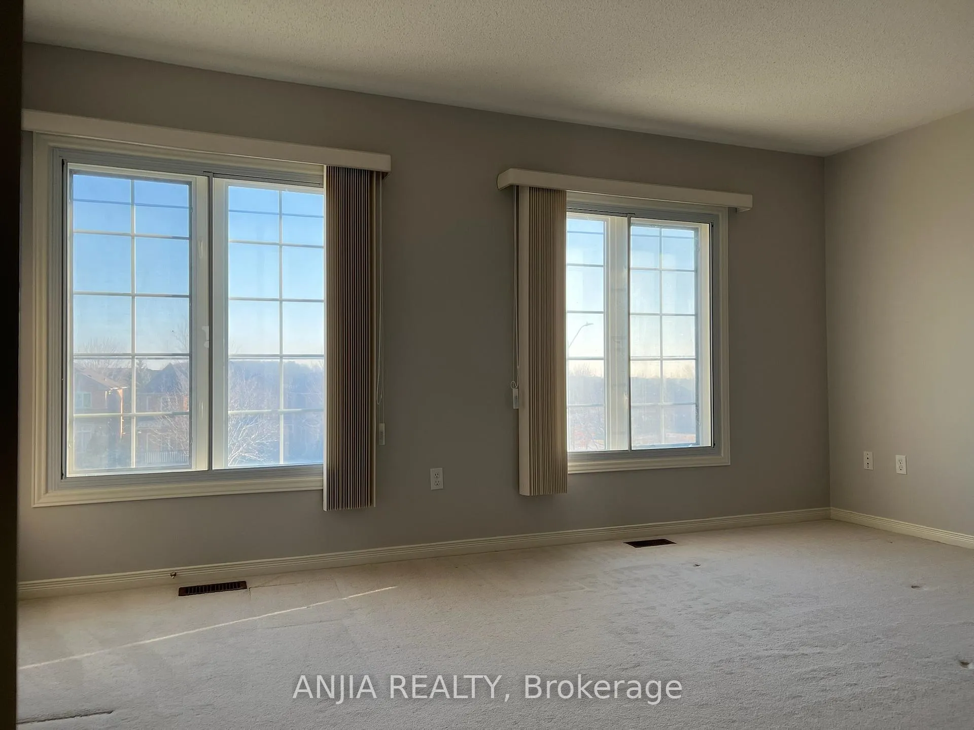 Photo 13 of 78 Thoroughbred Way, Markham, Berczy — HOMEH