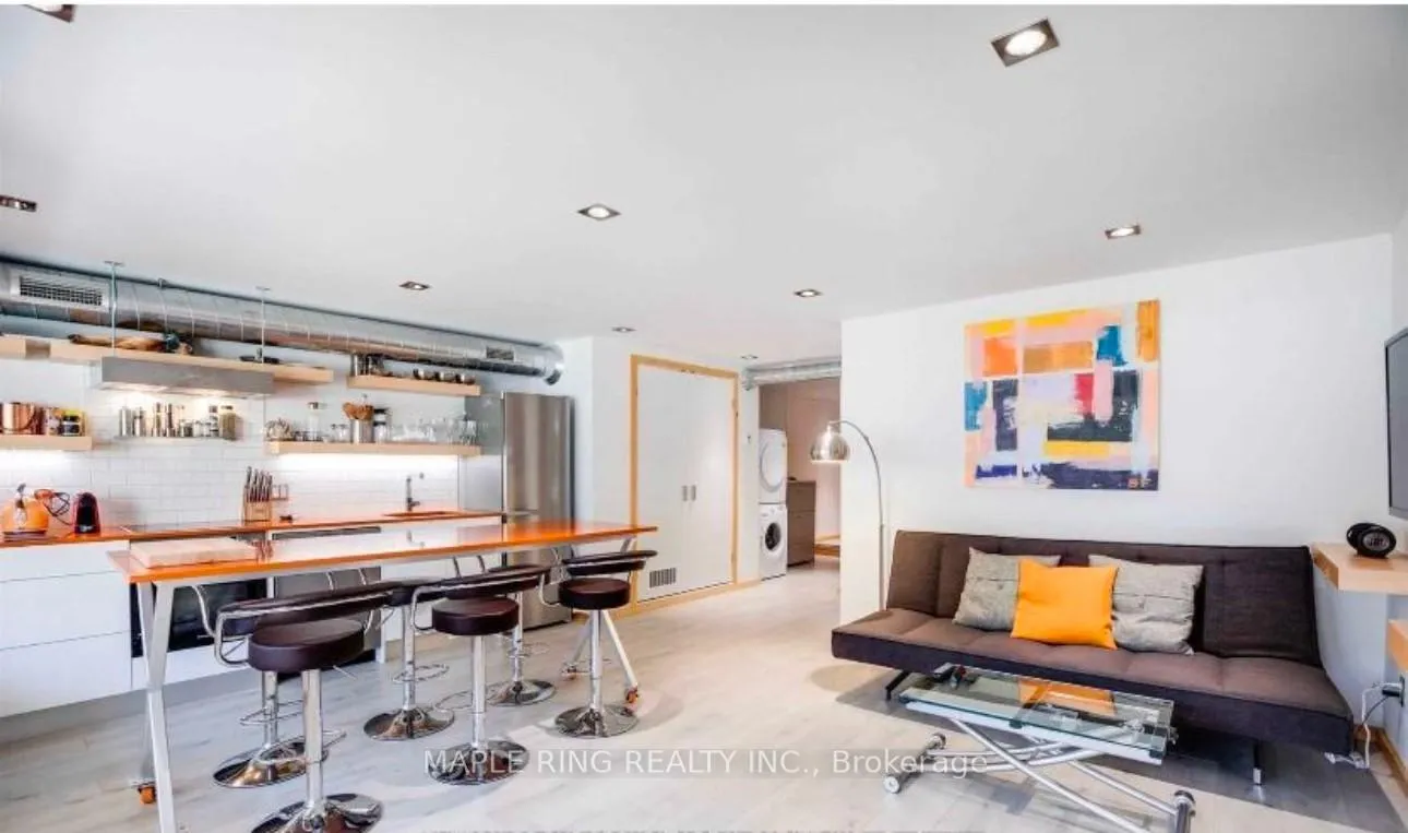 Photo 3 of Unit Lower, 14 Wyndham Street, Toronto, Little Portugal — HOMEH