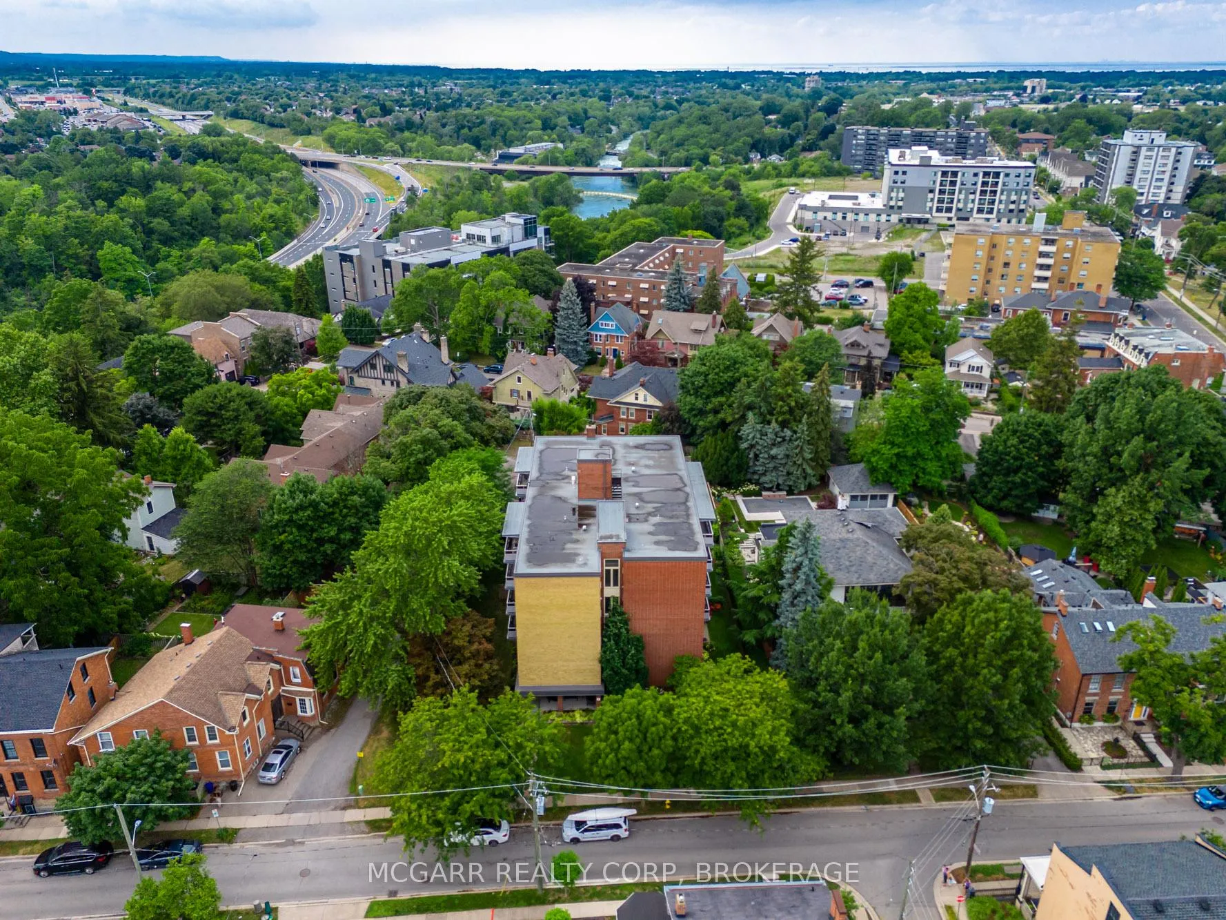 Photo 2 of Unit 503, 14 Norris Place, St. Catharines, Downtown — HOMEH