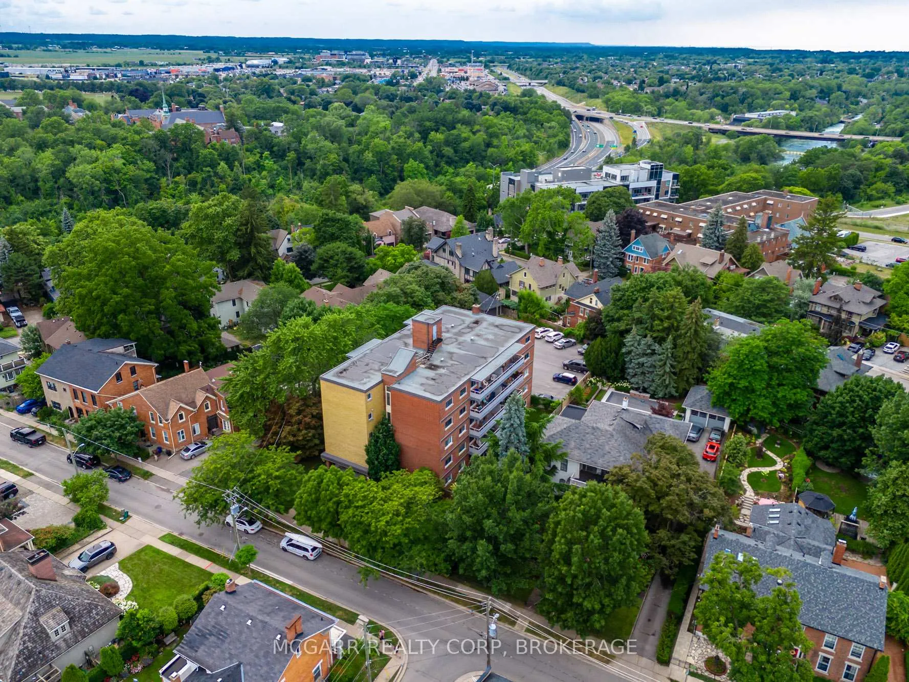 Photo 3 of Unit 503, 14 Norris Place, St. Catharines, Downtown — HOMEH