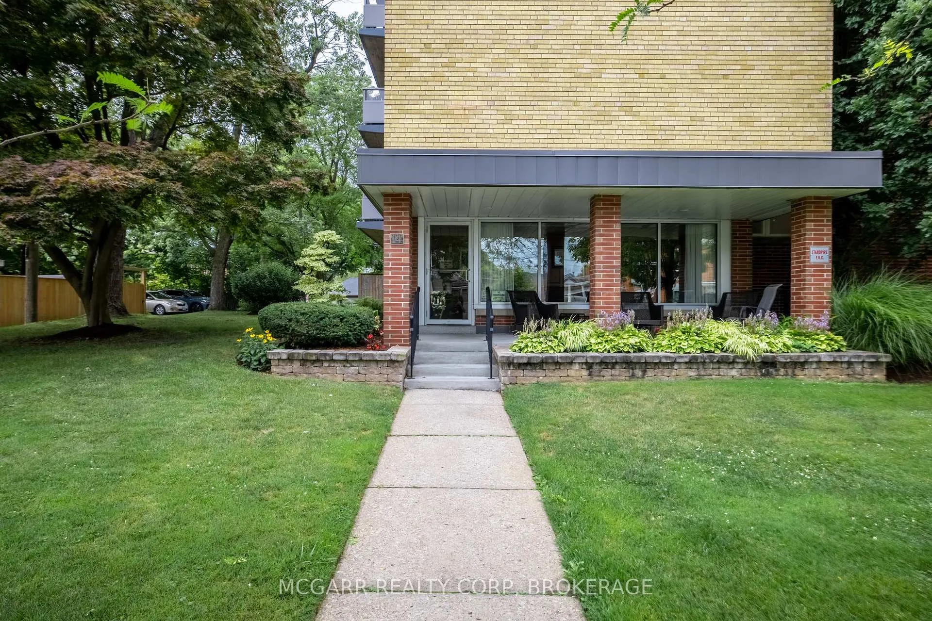 Photo 4 of Unit 503, 14 Norris Place, St. Catharines, Downtown — HOMEH