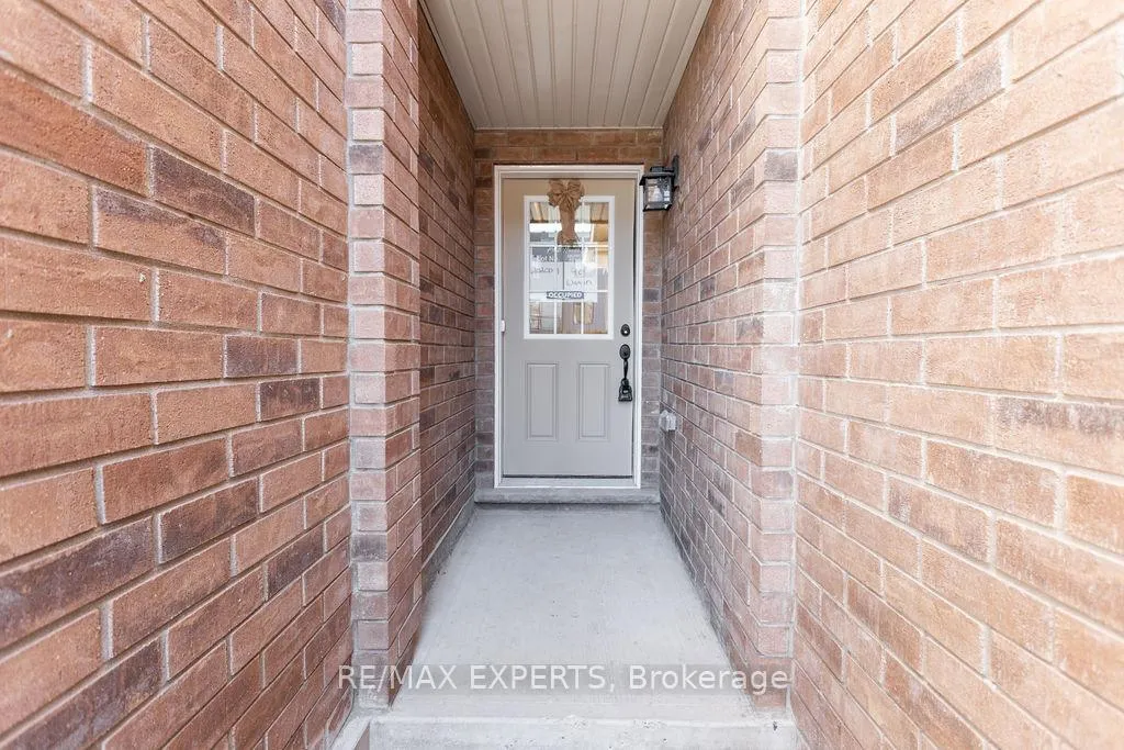 Photo 4 of 40 wagon Lane, Barrie, Rural Barrie Southeast — HOMEH
