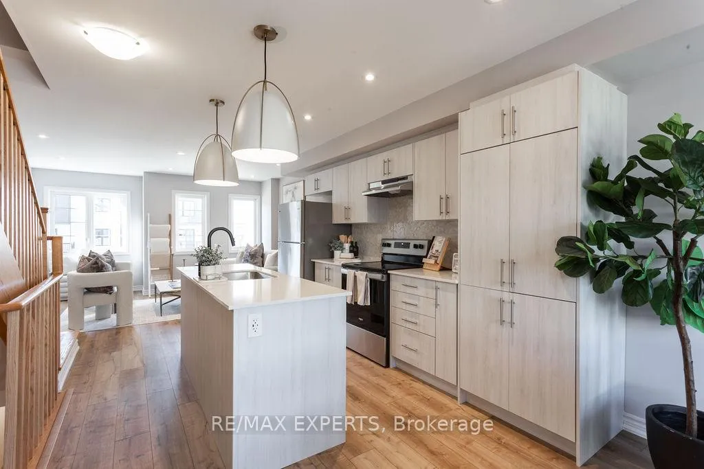 Photo 12 of 40 wagon Lane, Barrie, Rural Barrie Southeast — HOMEH