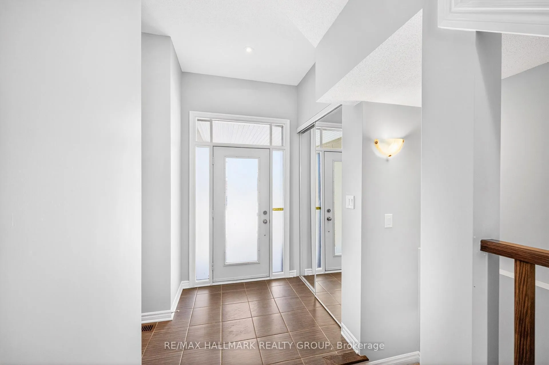 Photo 2 of 190 Mattingly Way, Ottawa, Riverside South/Gloucester Glen — HOMEH