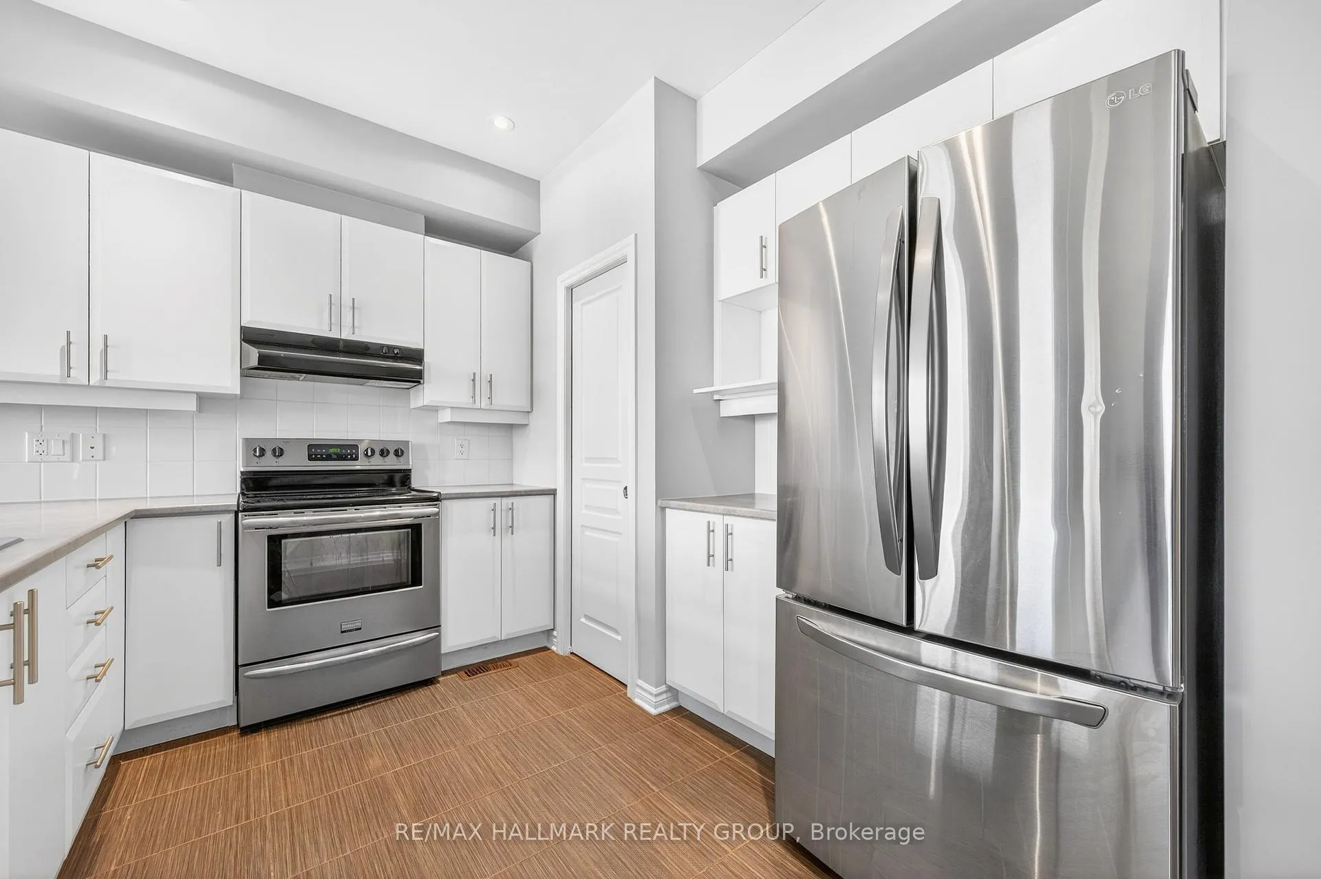 Photo 6 of 190 Mattingly Way, Ottawa, Riverside South/Gloucester Glen — HOMEH