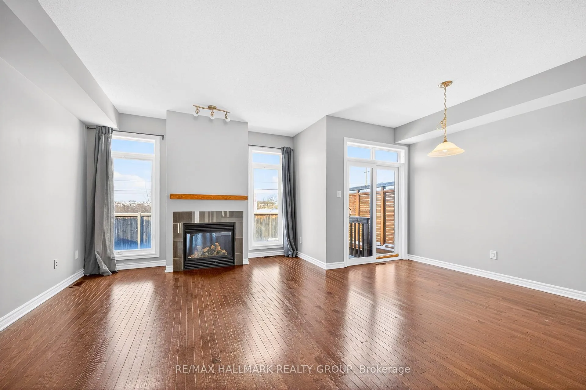 Photo 8 of 190 Mattingly Way, Ottawa, Riverside South/Gloucester Glen — HOMEH
