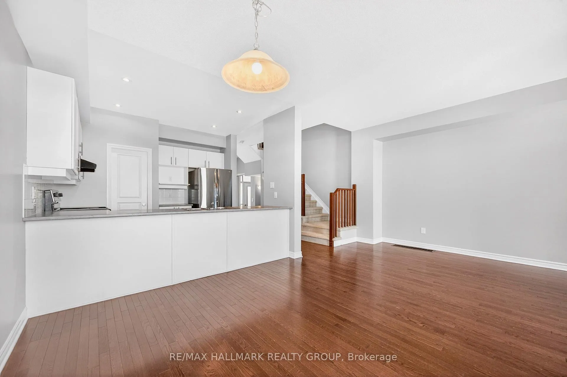 Photo 10 of 190 Mattingly Way, Ottawa, Riverside South/Gloucester Glen — HOMEH