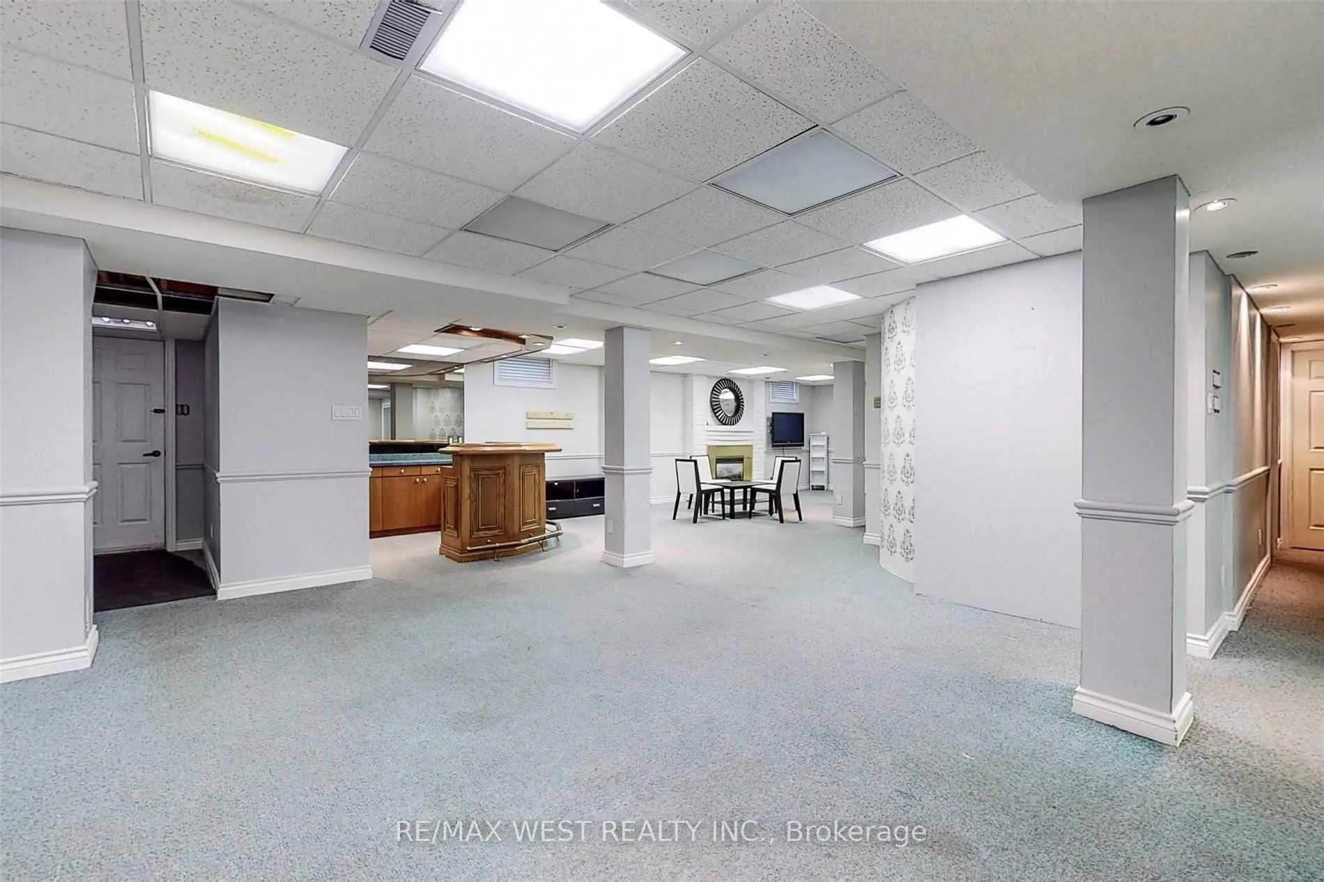 Photo 2 of 71 Woodgreen Drive, Vaughan, Islington Woods — HOMEH