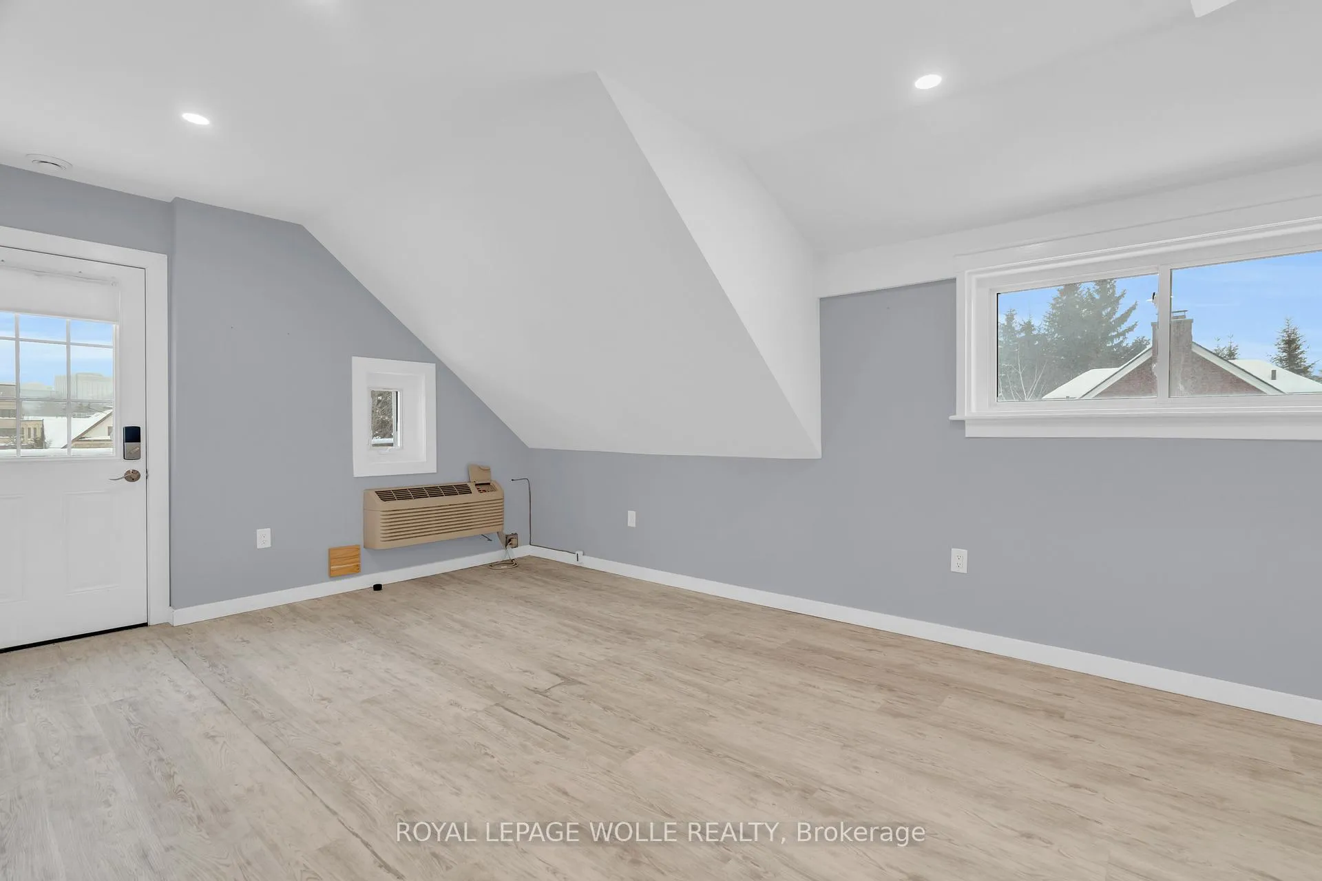Photo 3 of Unit Upper, 12 Park Street, Kitchener — HOMEH