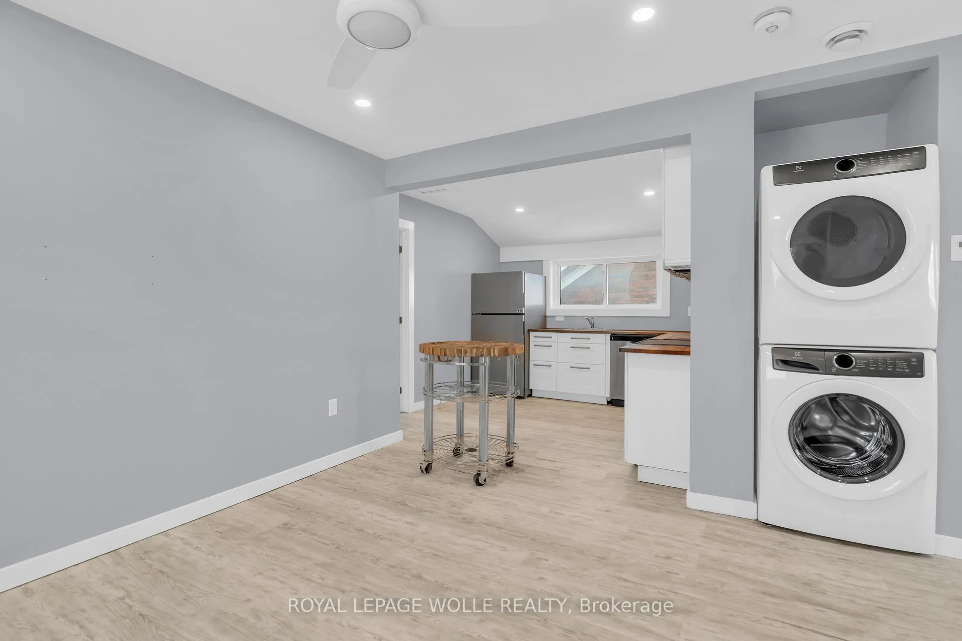 Photo 6 of Unit Upper, 12 Park Street, Kitchener — HOMEH