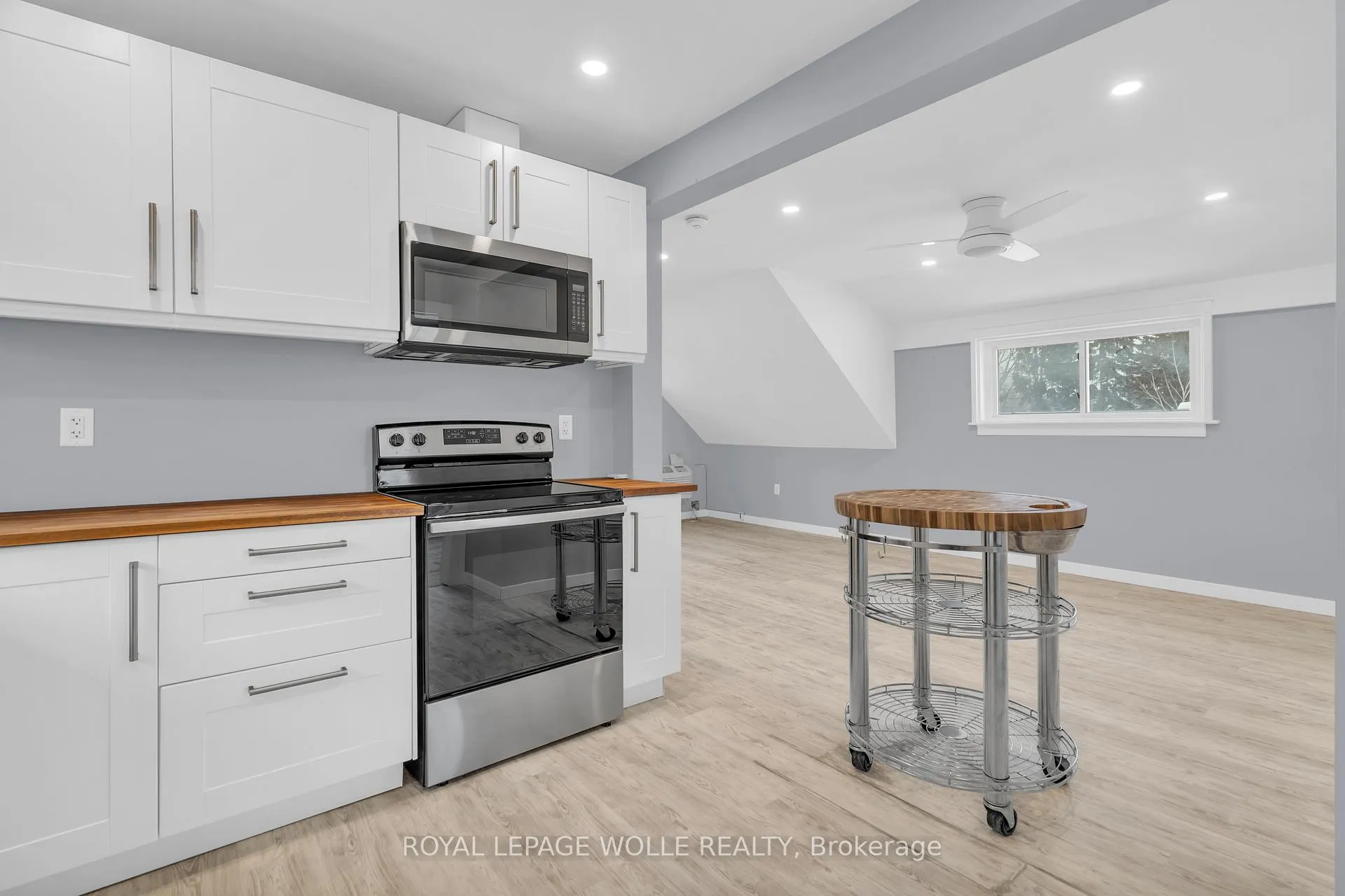Photo 9 of Unit Upper, 12 Park Street, Kitchener — HOMEH