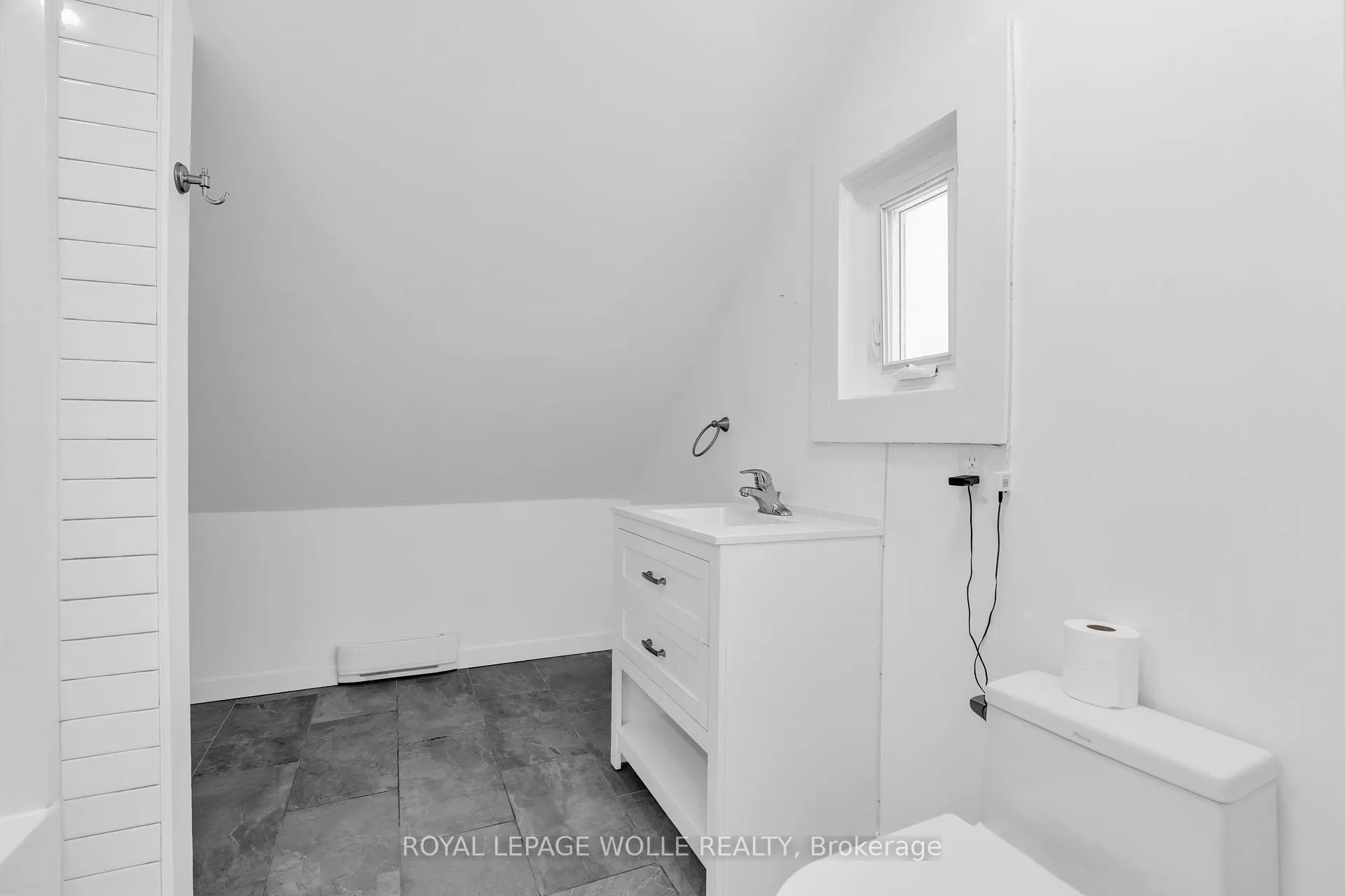 Photo 14 of Unit Upper, 12 Park Street, Kitchener — HOMEH