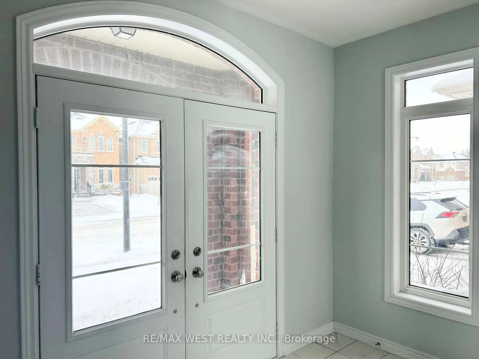 Photo 2 of 5 Drake Avenue, Brant, Paris — HOMEH
