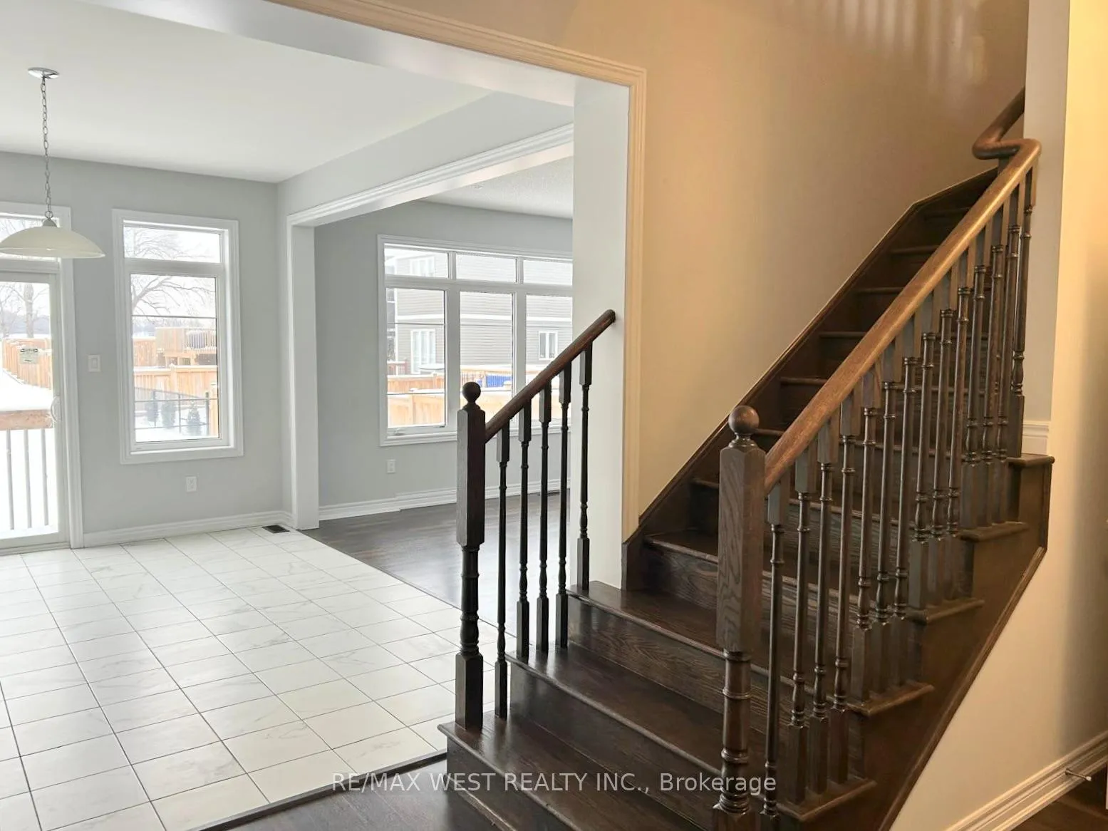 Photo 4 of 5 Drake Avenue, Brant, Paris — HOMEH
